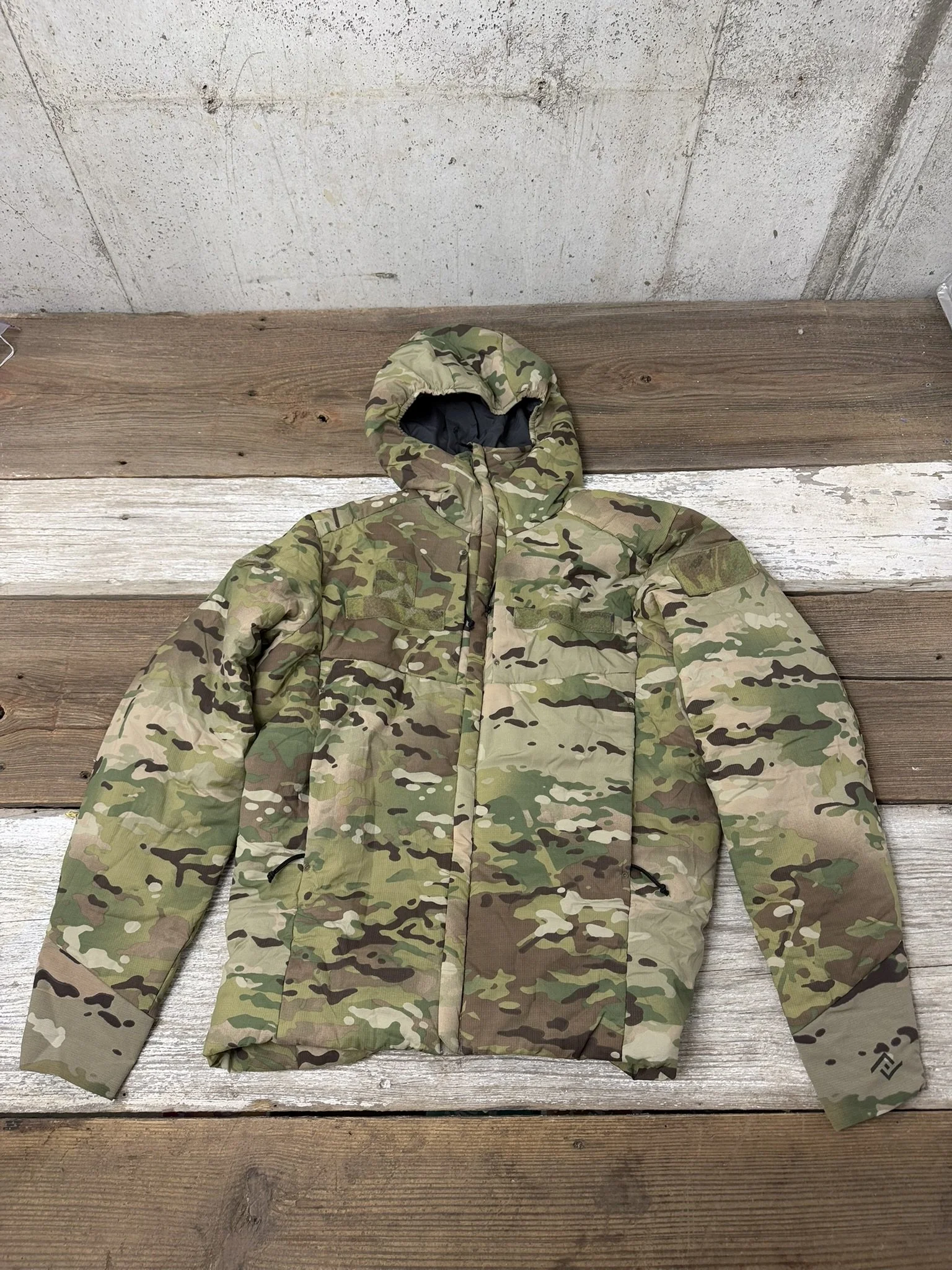 Multicam - Forgeline Solutions Low Loft Hooded Jacket (Patagonia Lost Arrow)