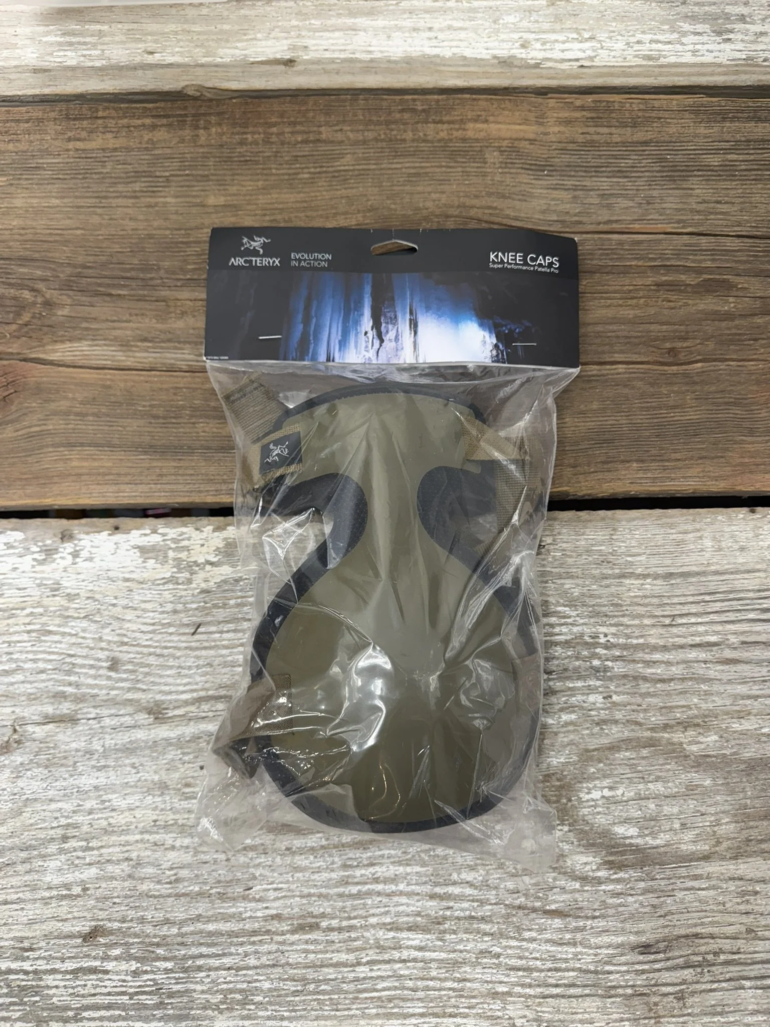 Crocodile - Arcteryx Leaf Kneecaps