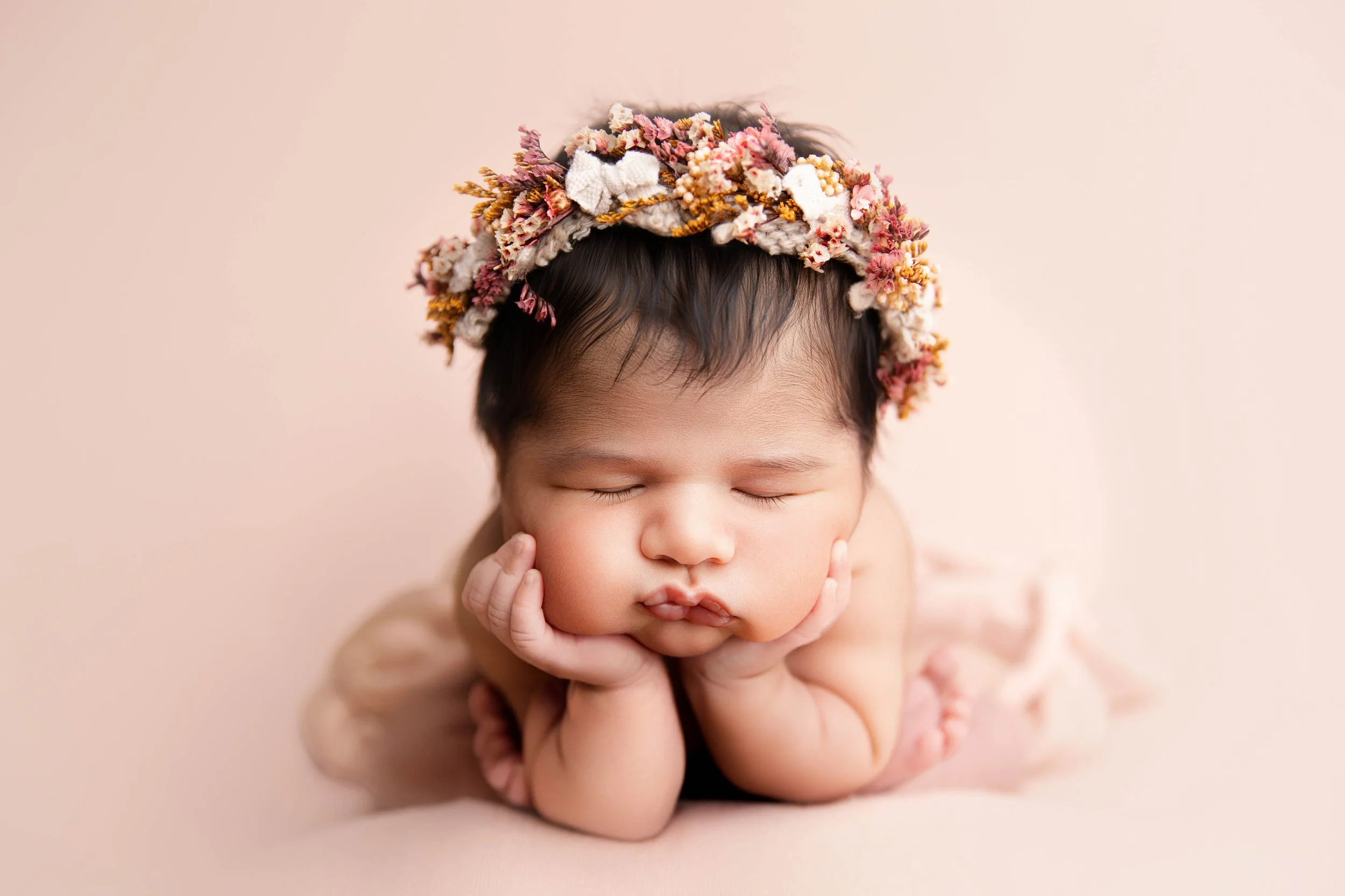 When is the best time to do newborn photos?