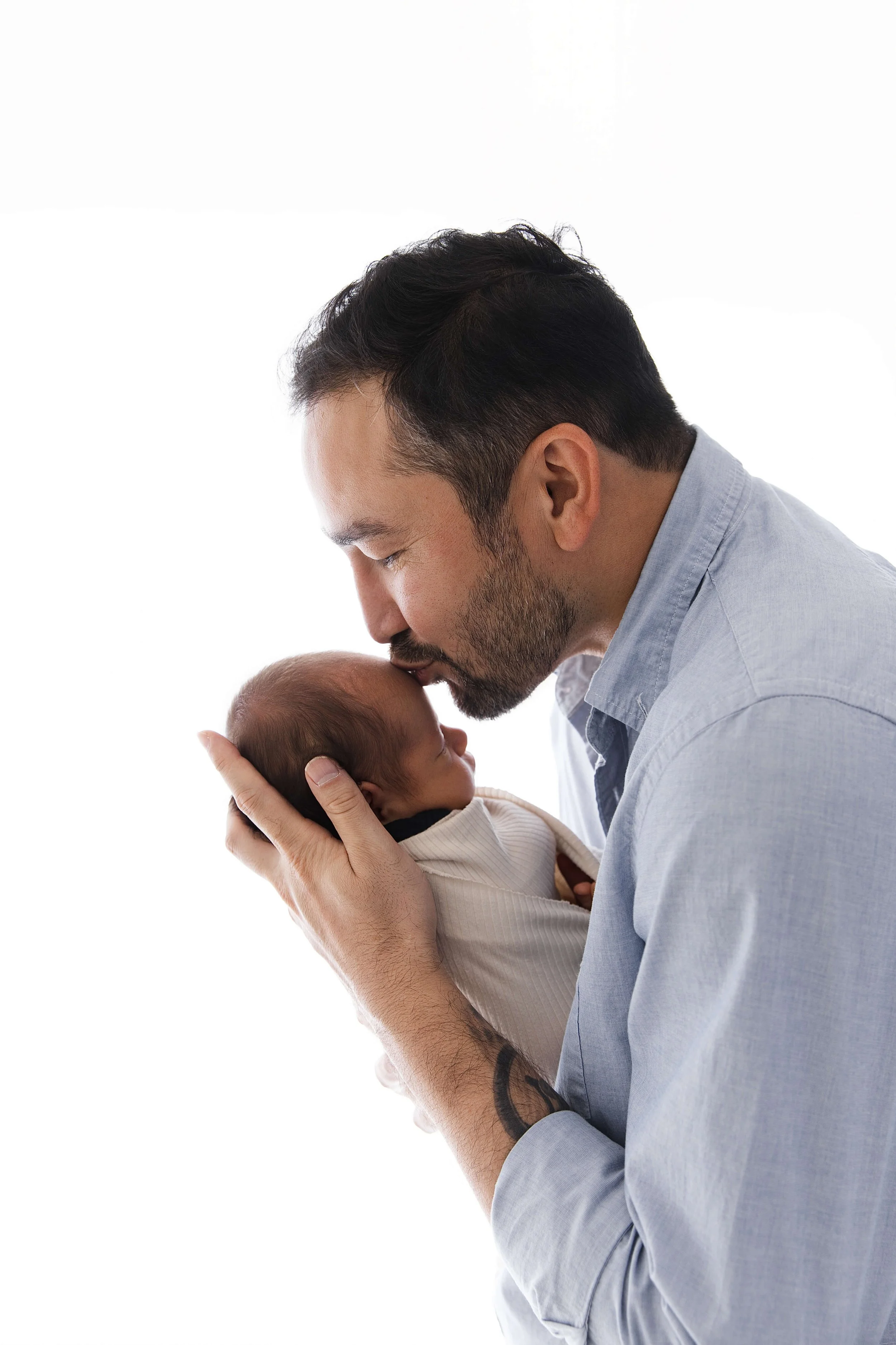 dad and baby pose