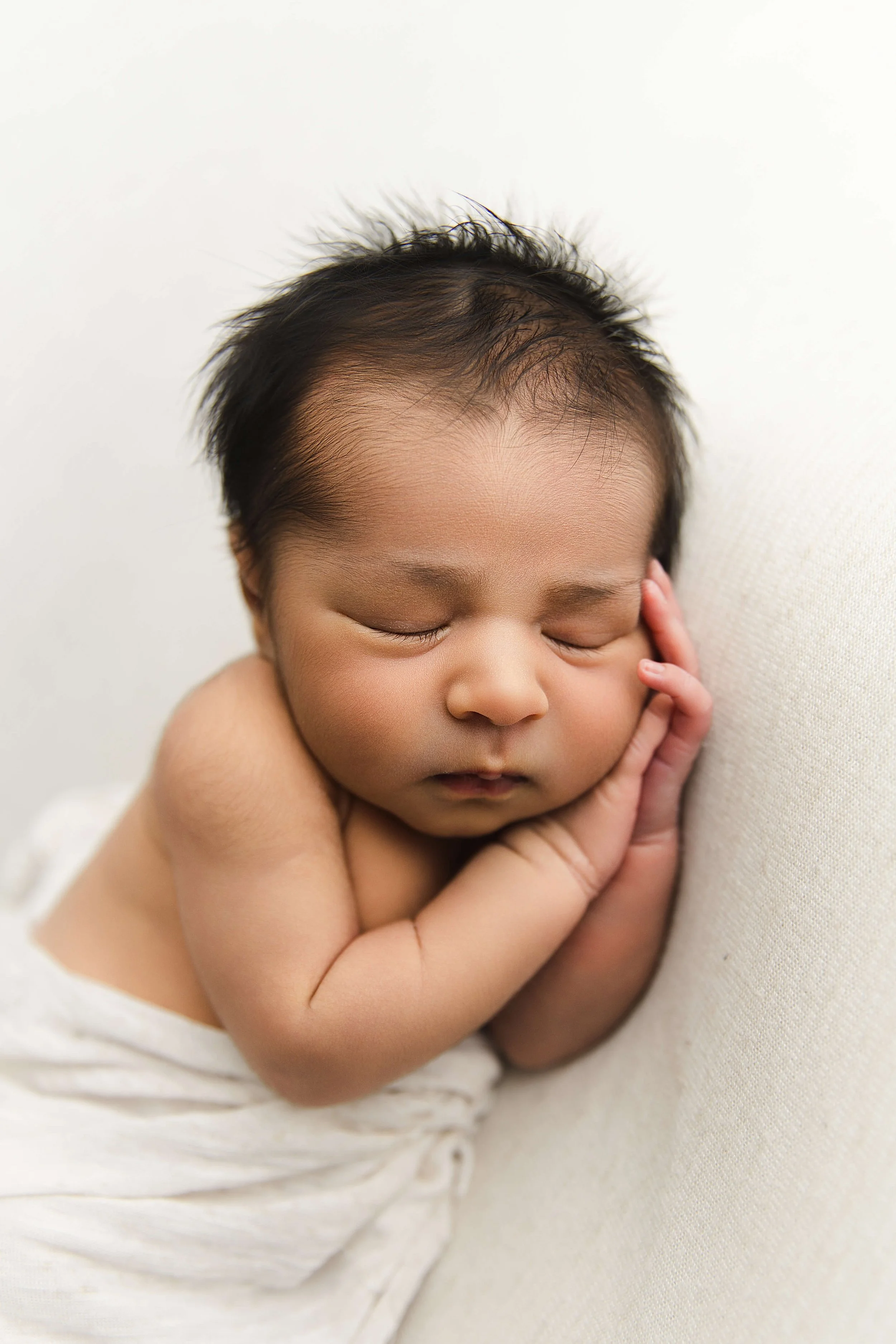 Dfw Newborn Baby And Parents Portrait at Lama's Littles Photography
