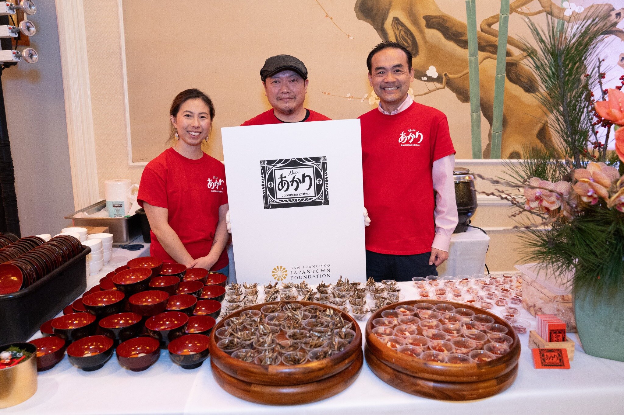 Food Feature: Akari Japanese Bistro 🍱 🍣

At this bistro, they bridge cultures with American-made products infused with Japanese craftsmanship. Their mission is to connect people to Japanese culture through cuisine, hospitality, and smiles. They sup