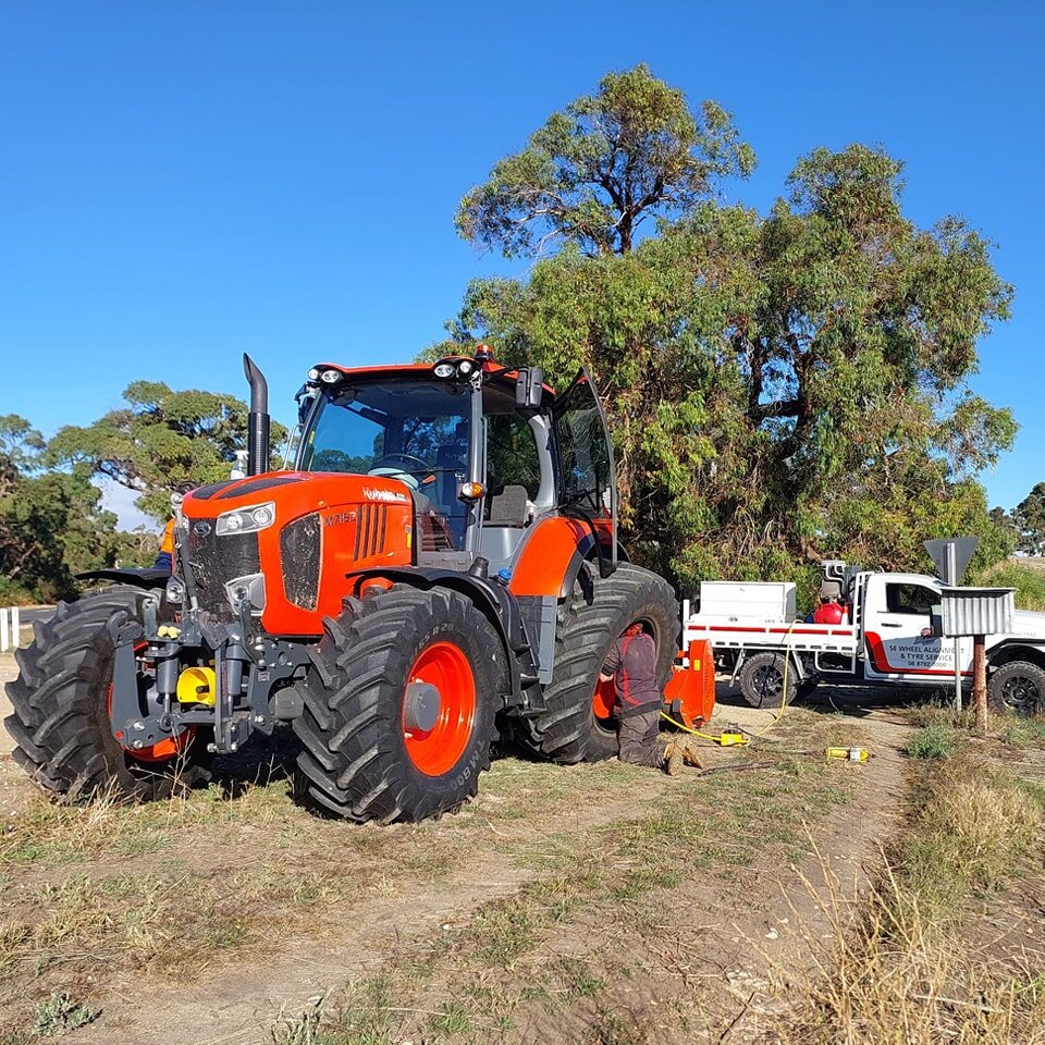 We have good days and we have bad days...

Big shout out to SE Wheel Alignment &amp; Tyre Service for getting our M7 back to work in no time! 🙌🏼

#adelaidehills #slashing #contracting #mower #barossa #southaustralia #mowing #firewood #tractor #fenc