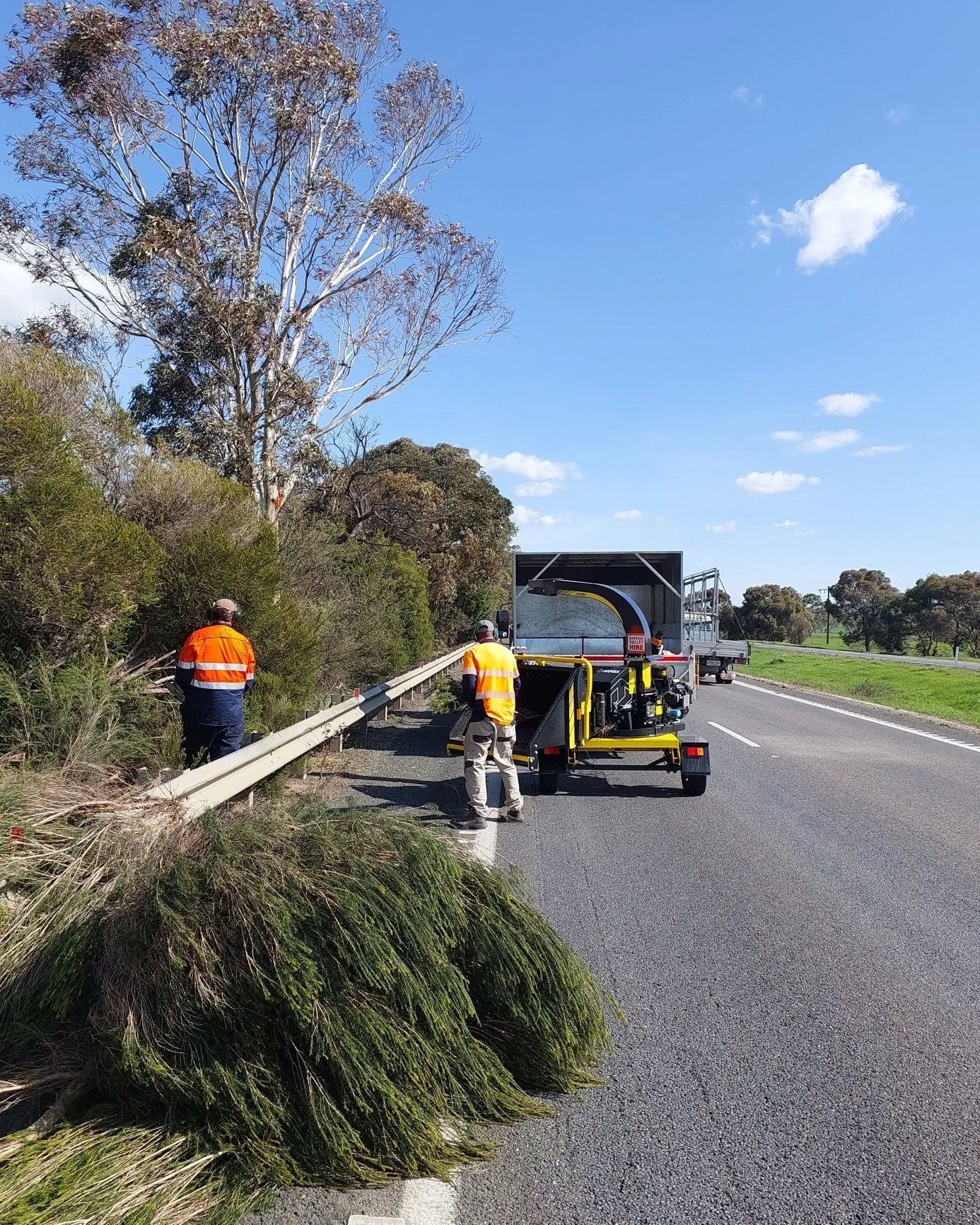 Maintaining access is a key step in roadside slashing. Here, our crew is clearing vegetation around the guardrail so the mowers can safely get in behind the barrier and complete the job properly.

#MattsMowing #RoadsideMaintenance #VegetationManageme