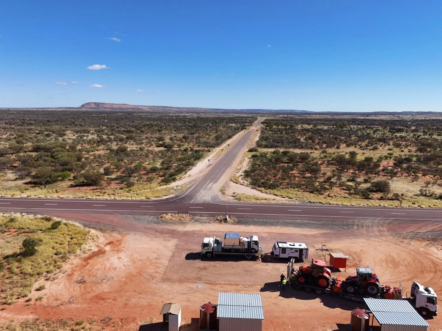 Hello Anangu Pitjantjatjara Yankunytjatjara (APY) Lands! ☀️

Over the next 6 weeks, we&rsquo;ll be working remotely across the far northwest of SA, slashing more than 1,200km of roadside.

Looking forward to the adventure ahead!

#mattsmowing #slashi