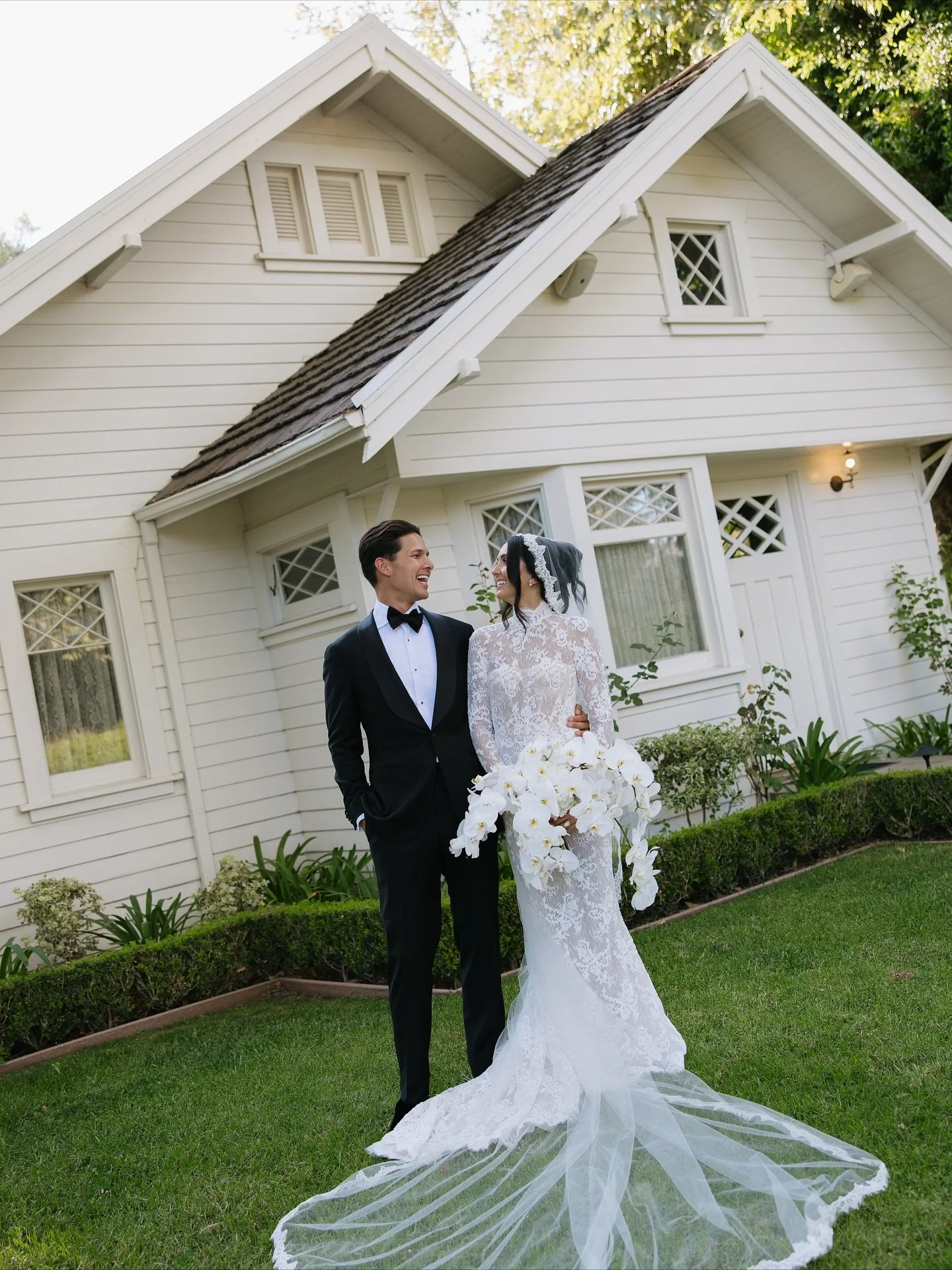 9.6.25 ~ moments from mary &amp; toms wedding 🕊️

Vendors:

Wedding Planner @palmandpineevents 
Venue @nixonlibraryevents 
Caterer @whitehouse_catering 
Photographer @ryancwhitacre &amp; me 
Content Creator @_yourssocially 
Florist @flowerallie 
Day
