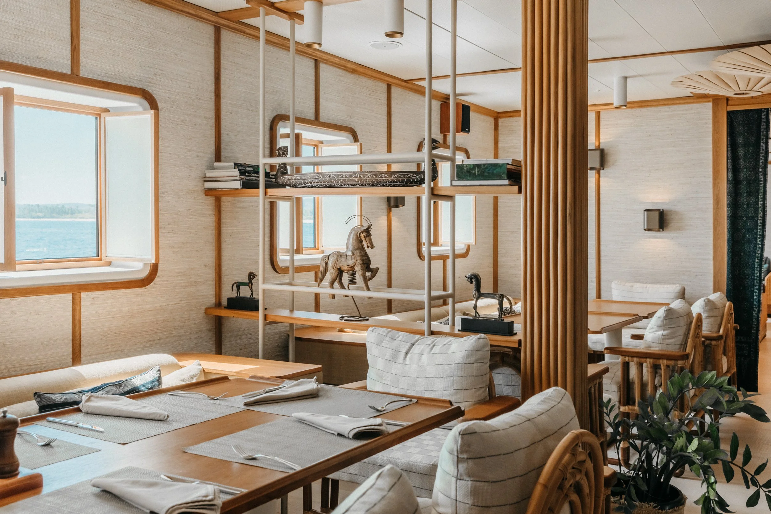 Kudanil Explorer Interior restaurant.jpg
