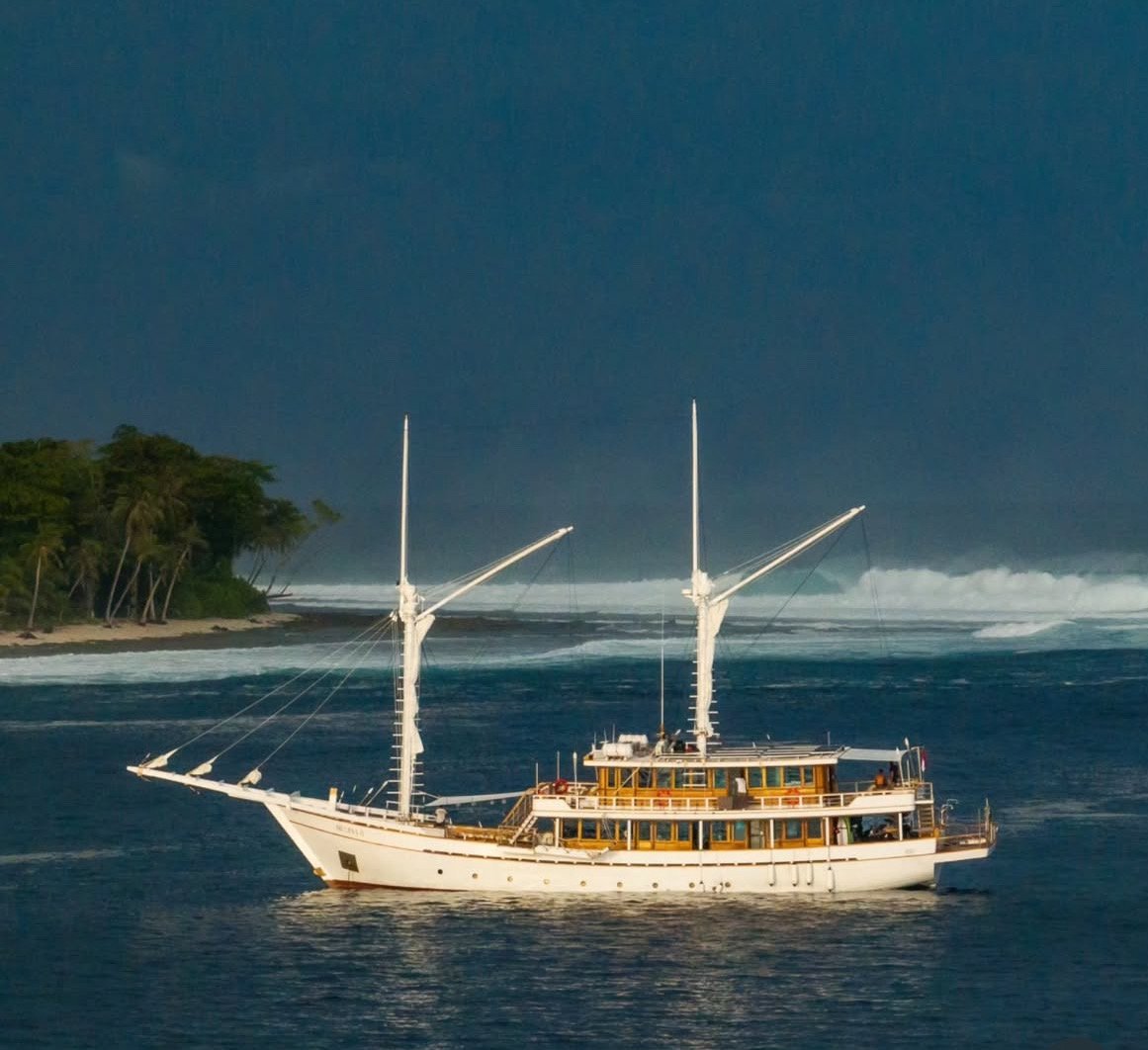 Luxury Surf trip indonesia.jpg