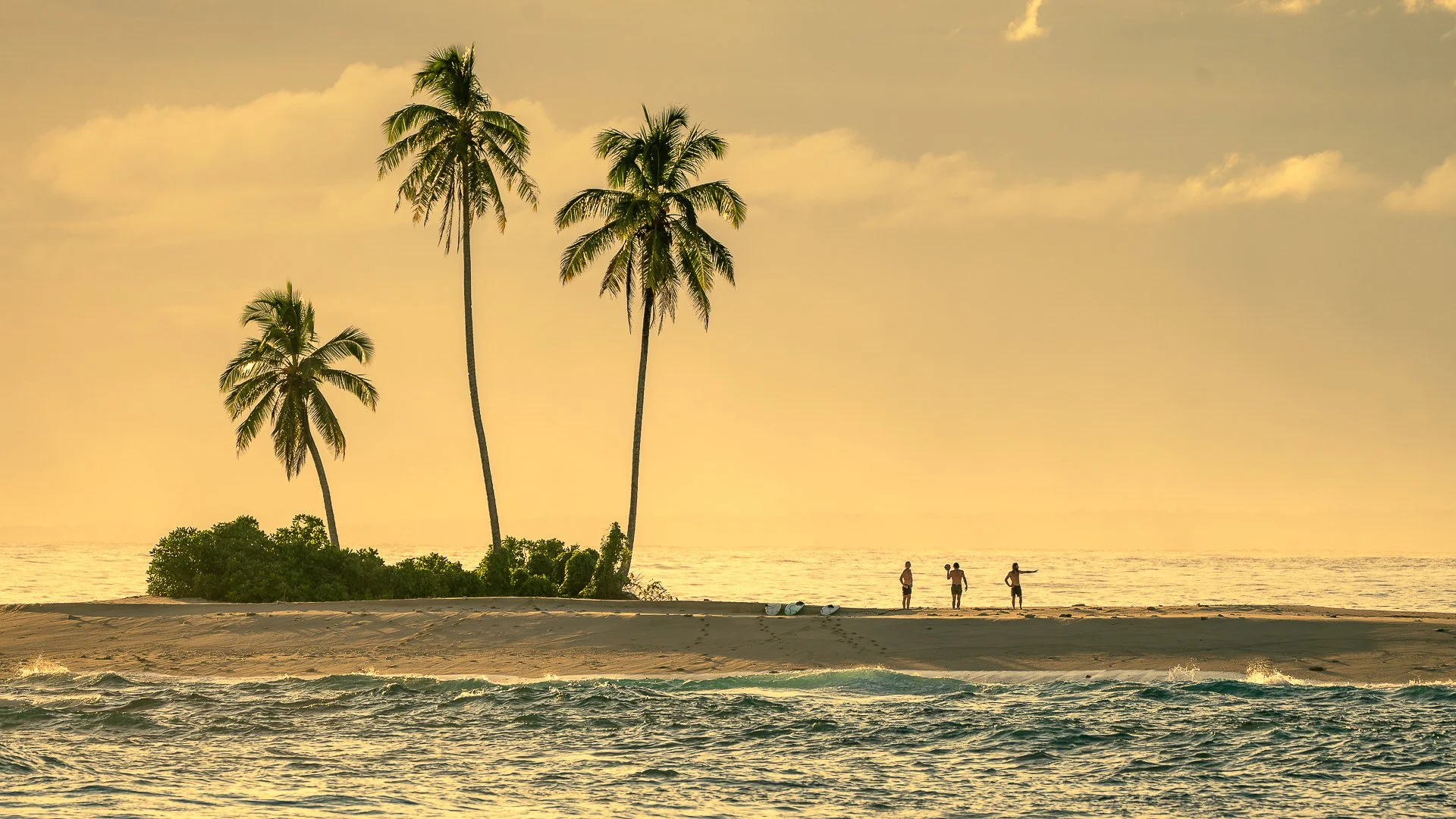 Luxury surf trip mentawais.jpg