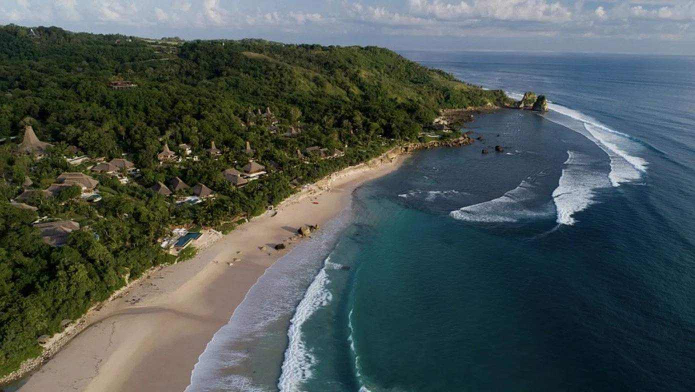 Luxury surf trip Indonesia