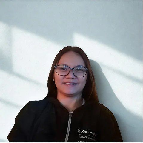 Portrait of MAUREEN MAE TERMINEZ