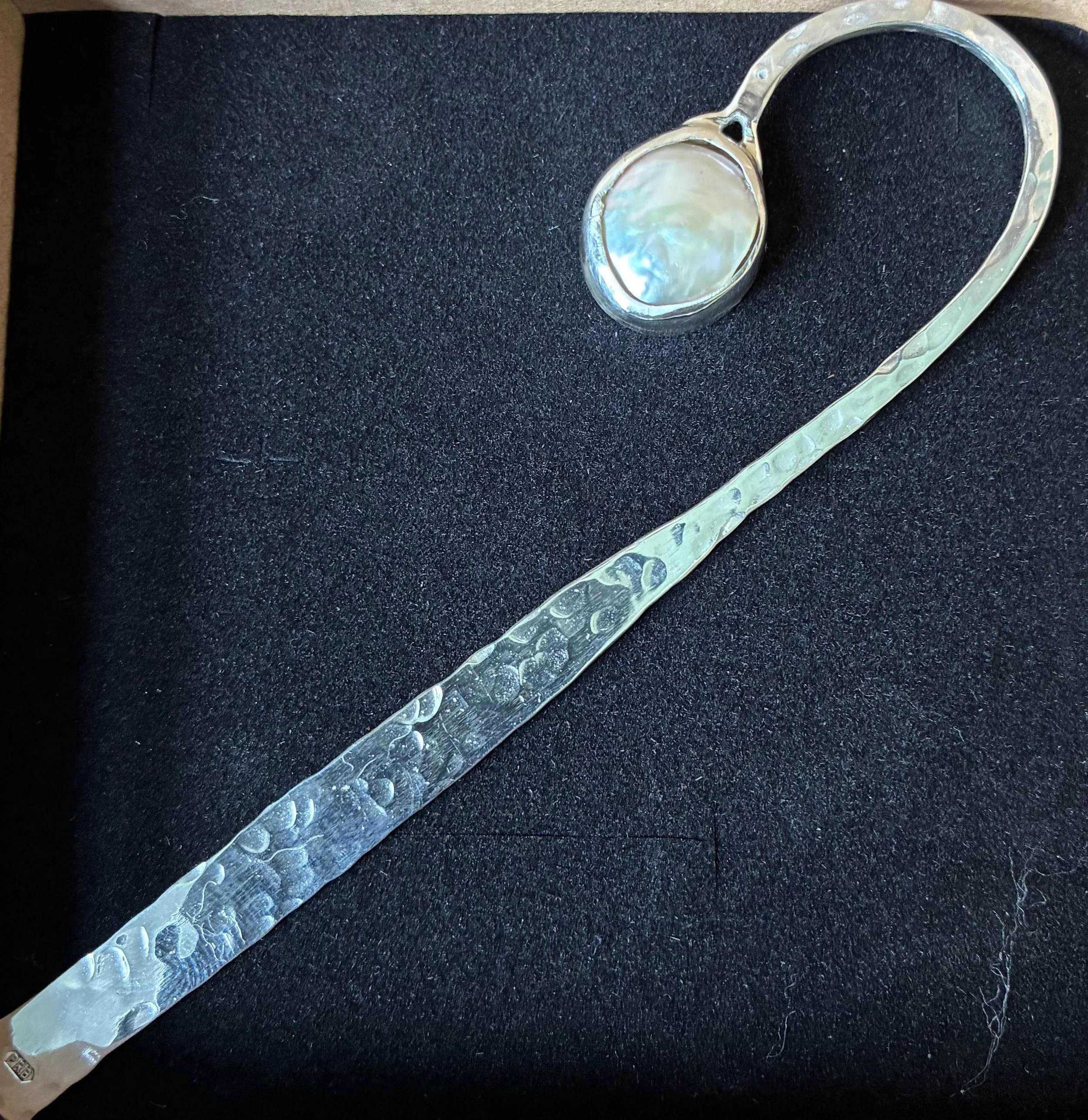(39) Sterling Silver and Freeform Pearl Book Mark