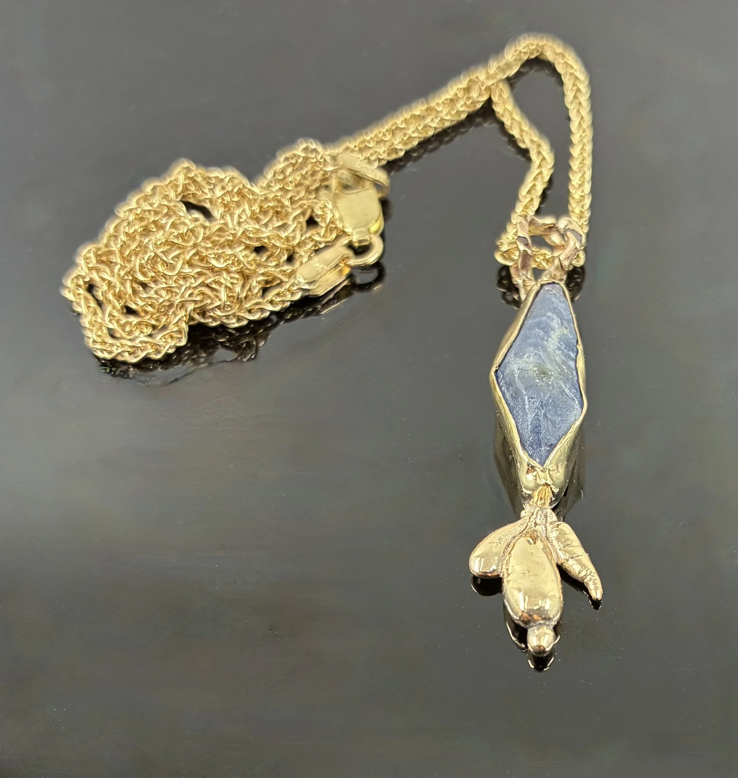 (53) 9ct Gold and Raw Sapphire Pendant