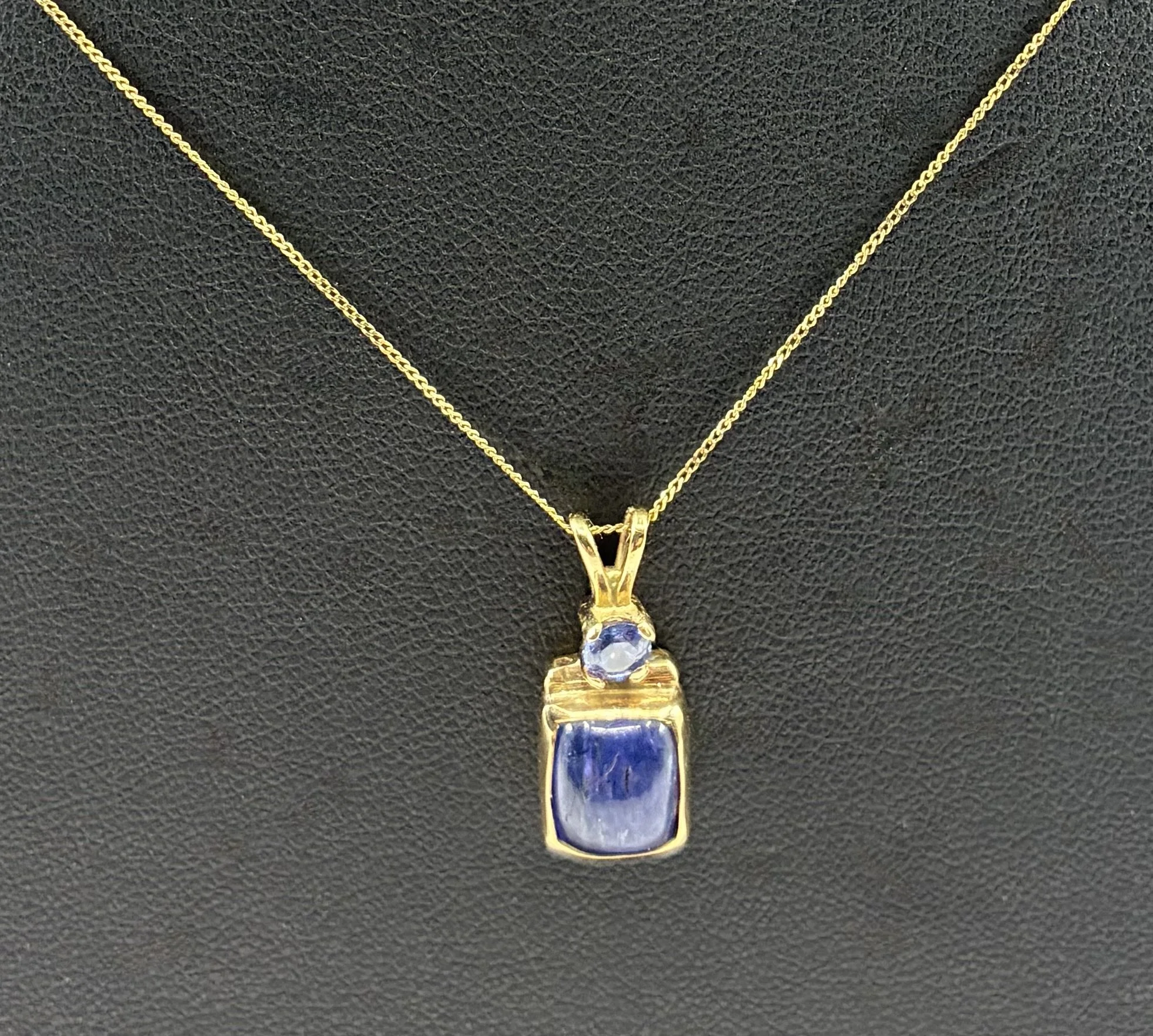 (48) 9ct Gold and Tanzanite Pendant