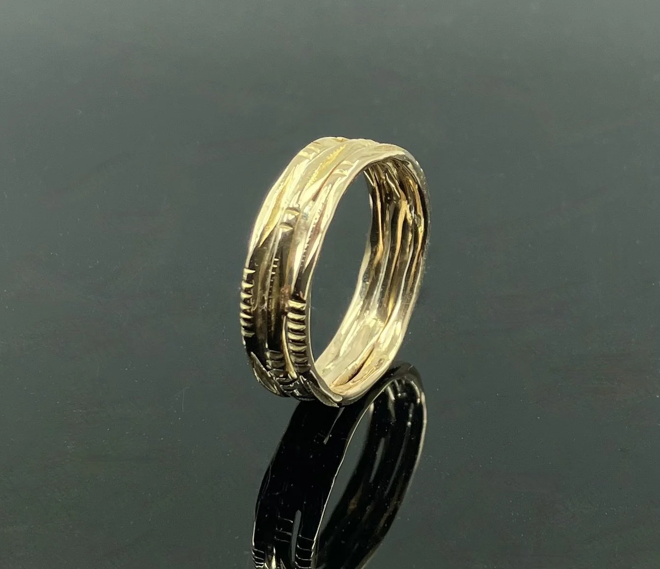 (61) 22ct Gold Ring