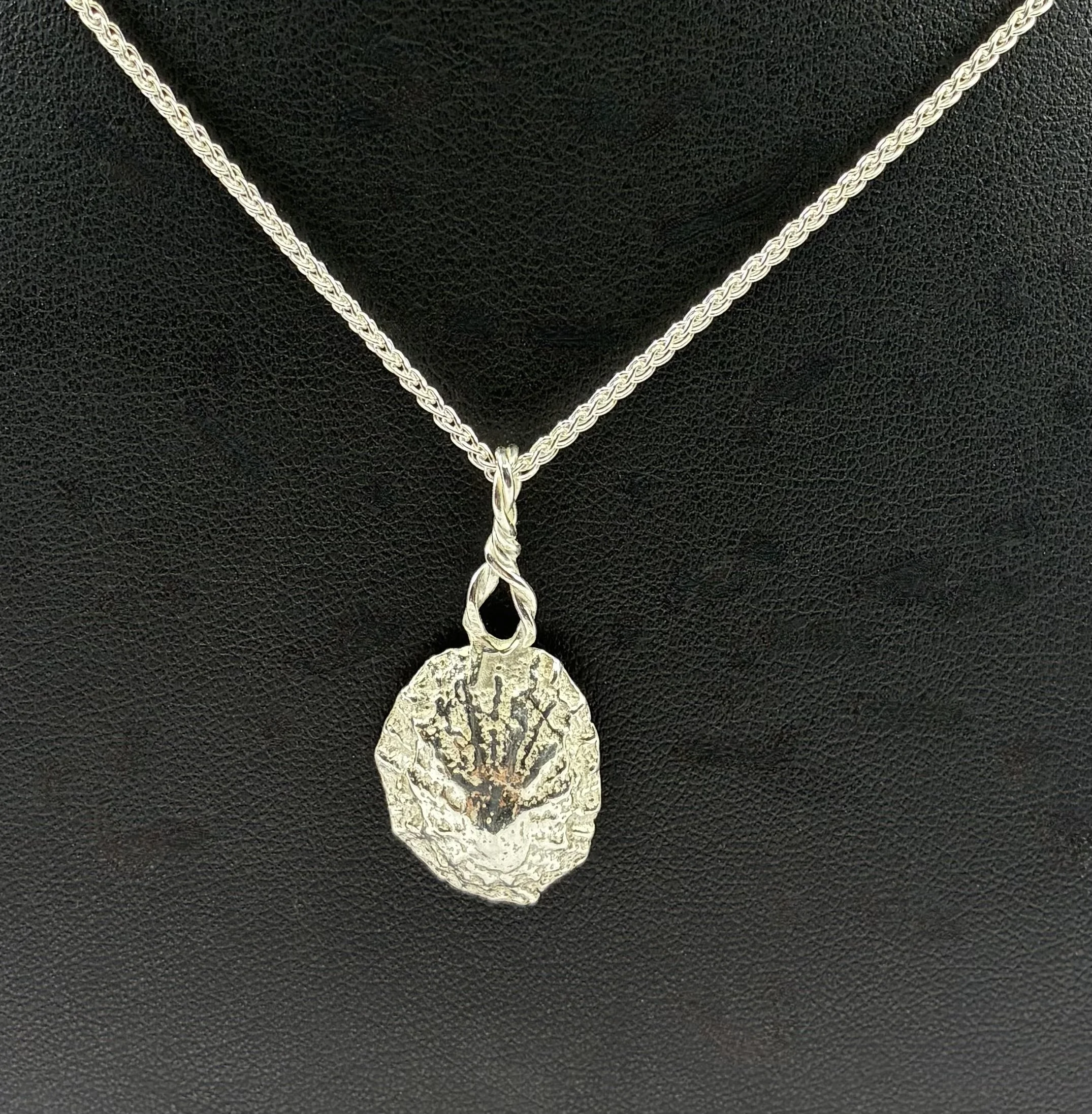 (9) Sterling Silver Pendant