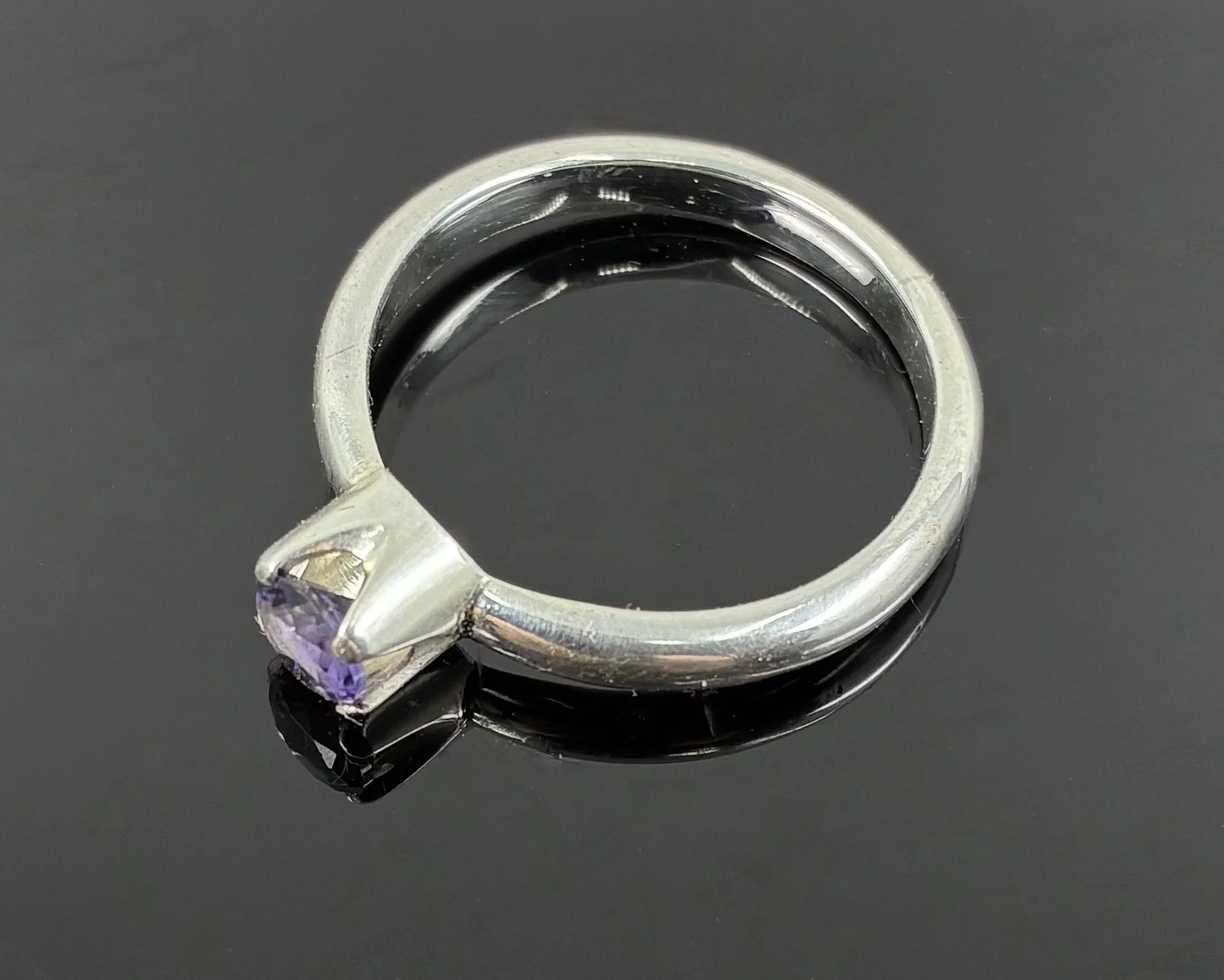 (9) Sterling Silver and Amethyst Ring