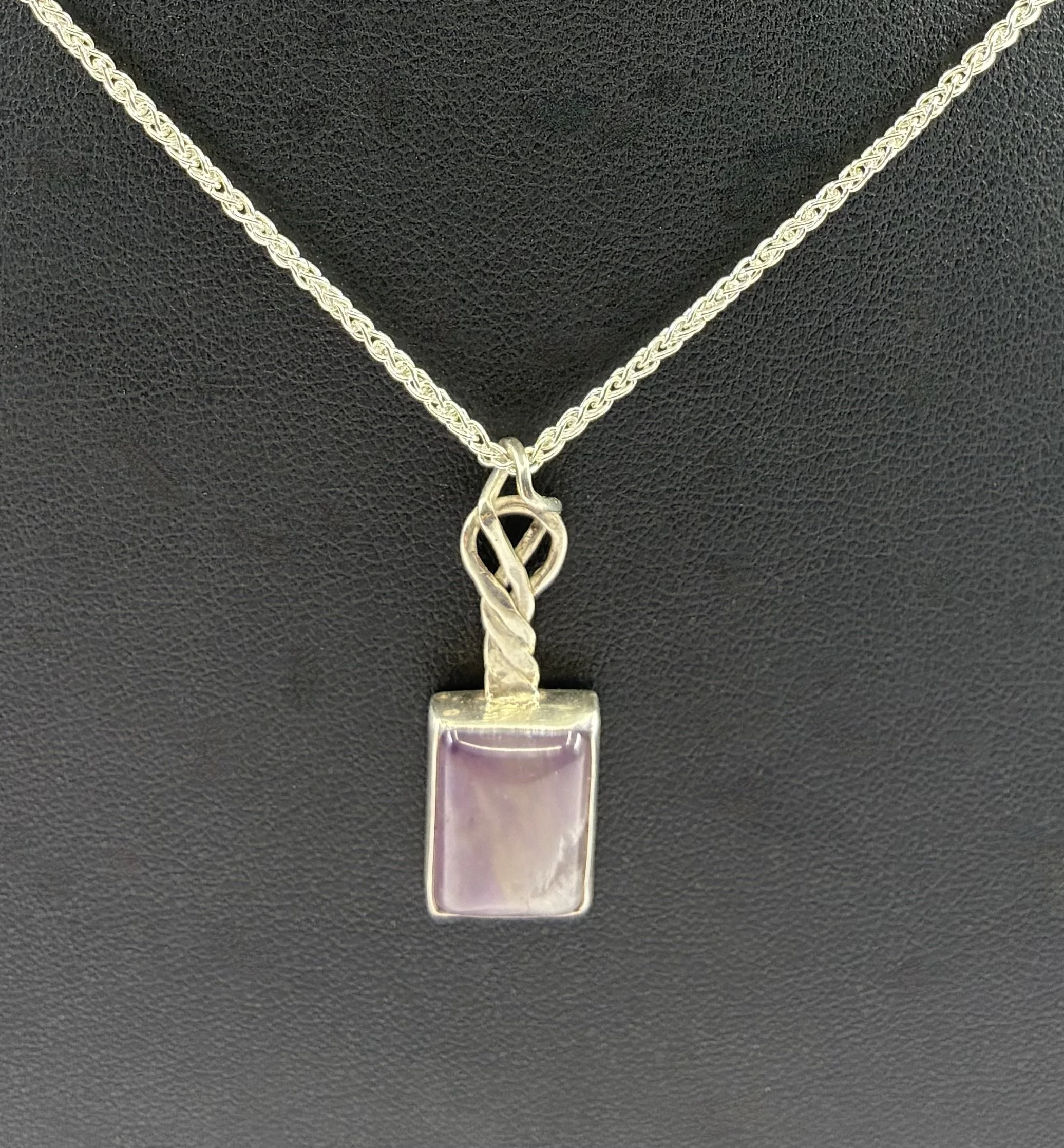 (11) Sterling Silver and Agate Pendant