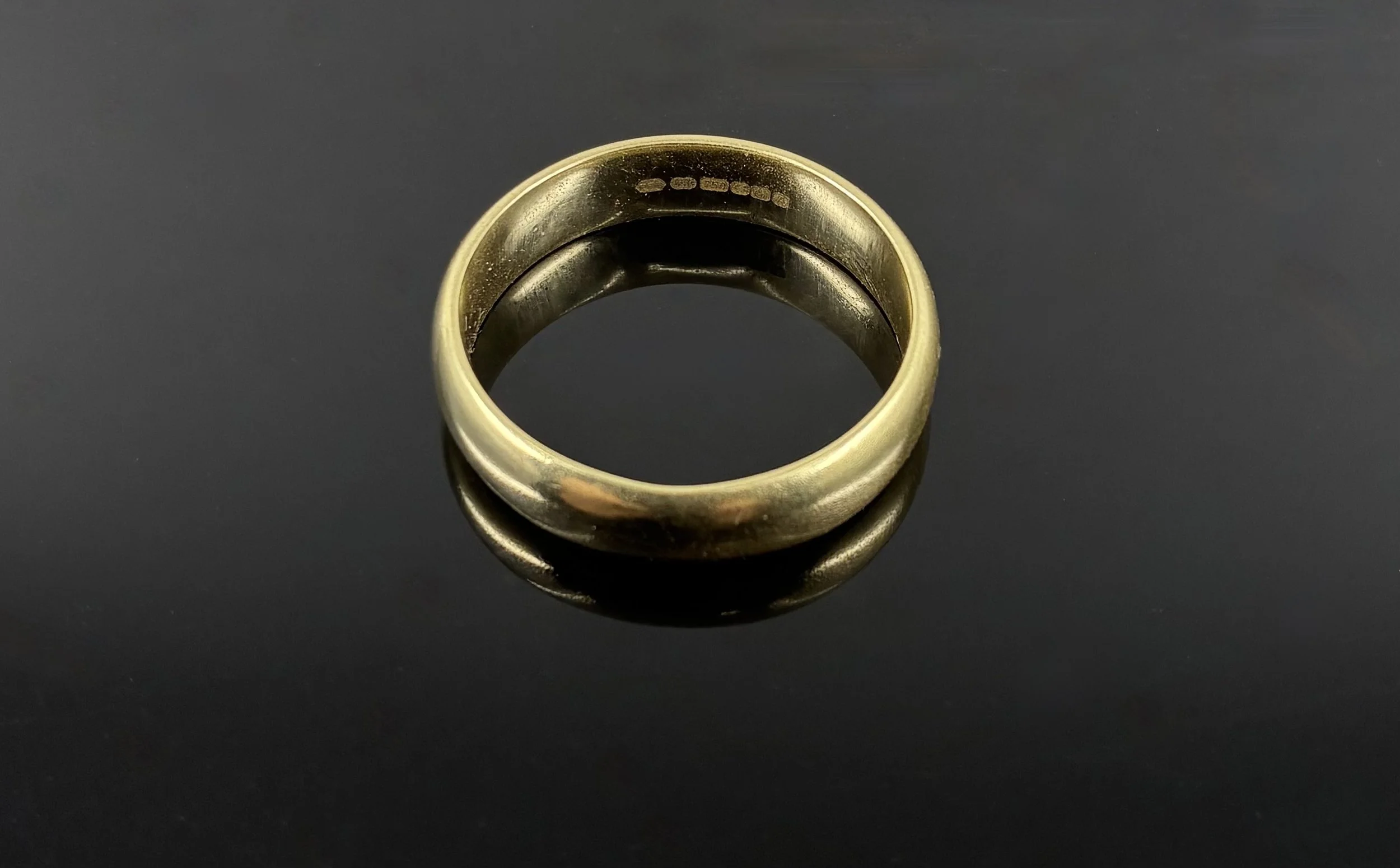 (55) 18ct Gold Ring