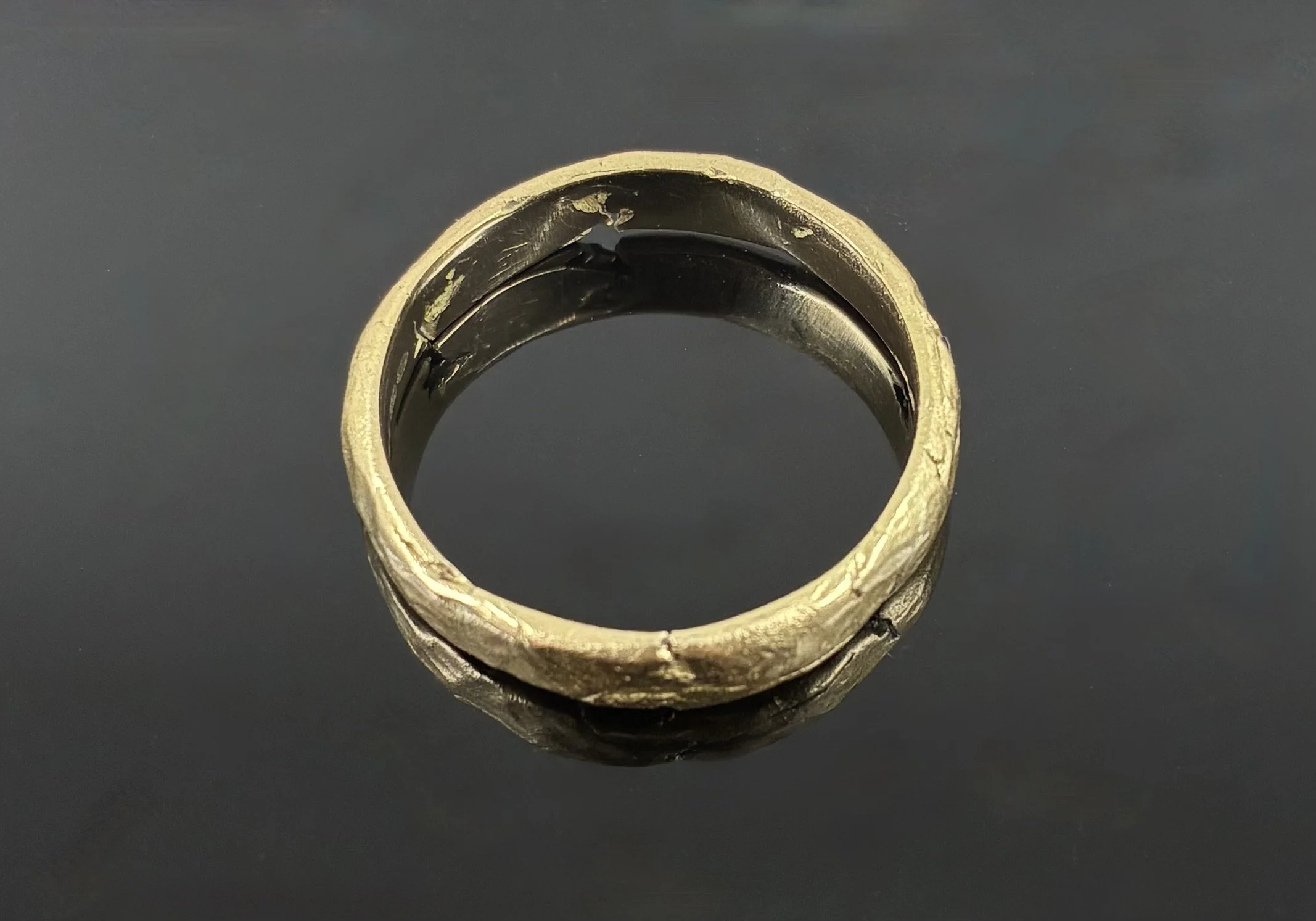 (56) 18ct Gold Ring