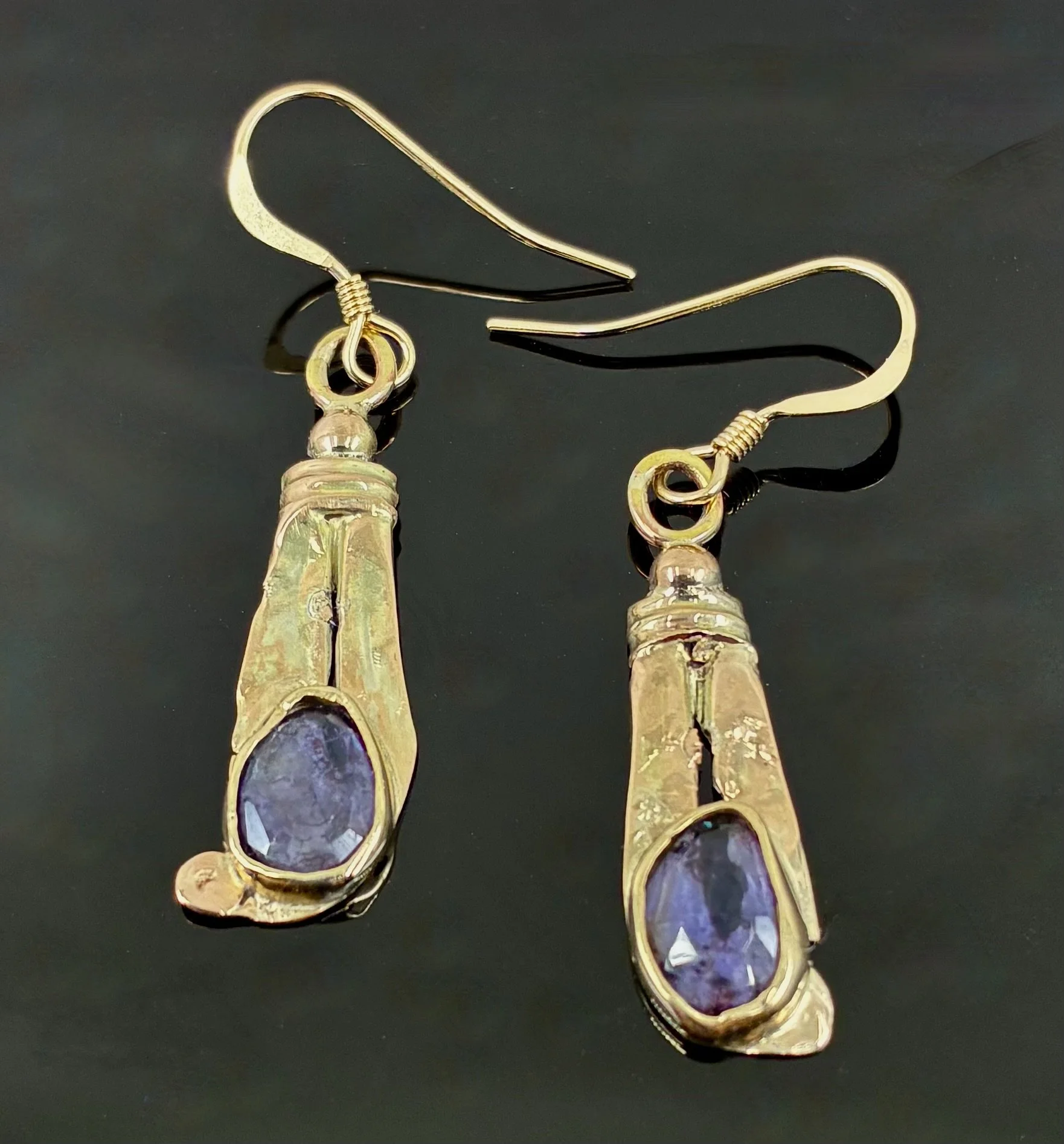 (29) 9ct Gold and Iolite Earrings