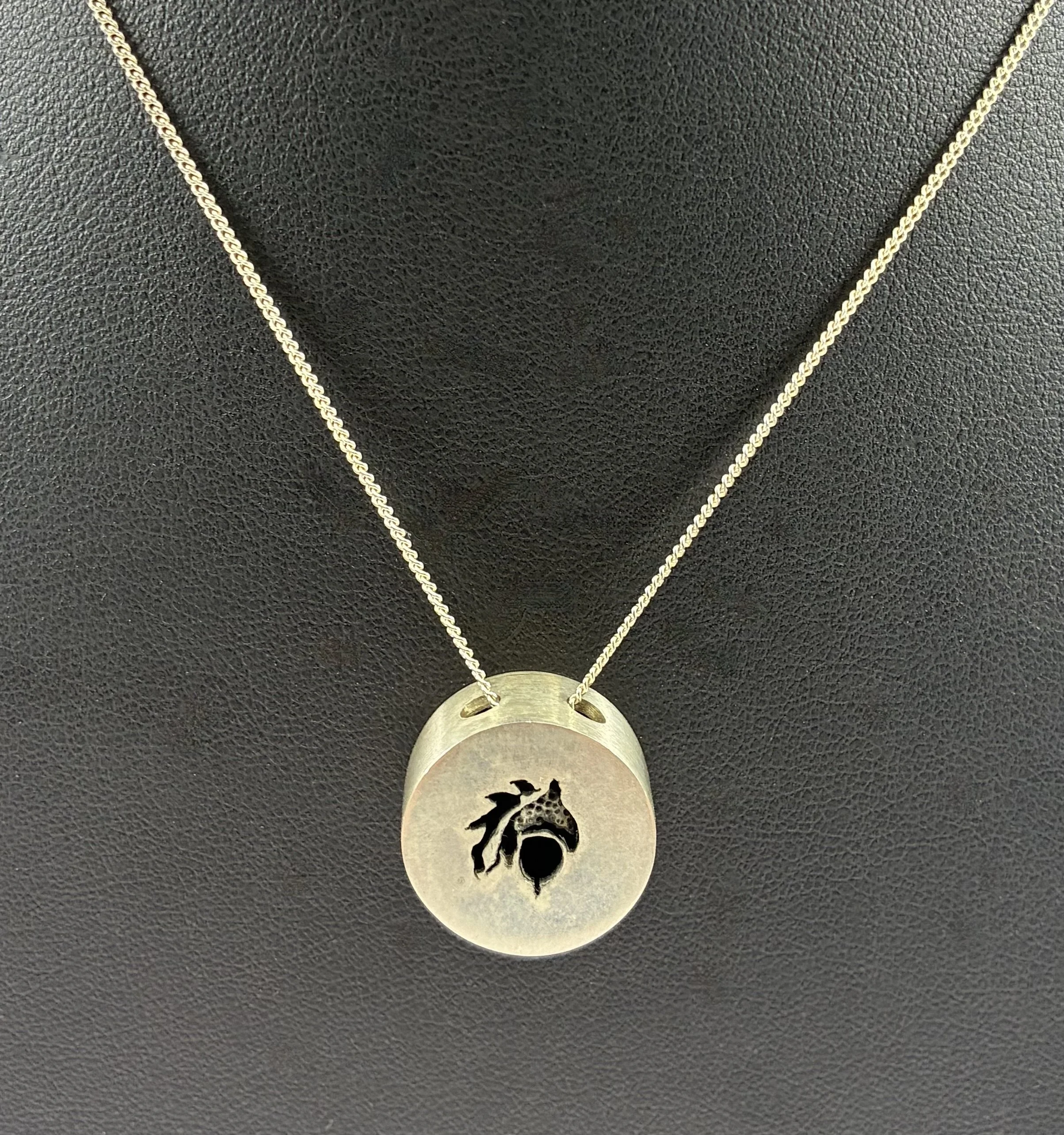 (22) Sterling Silver Pendant