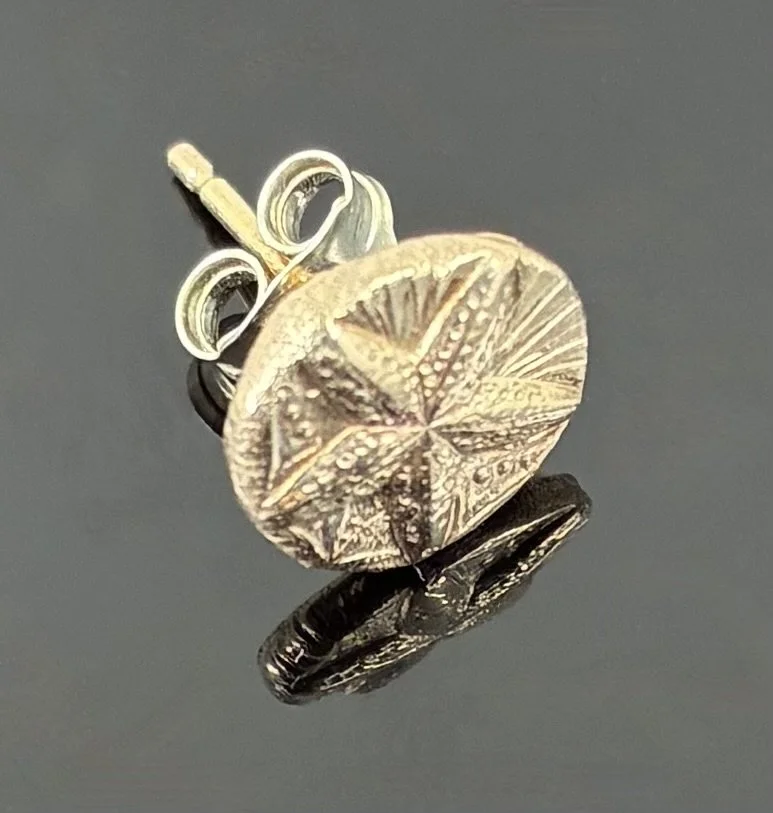 (30) 9ct Gold Ear Stud