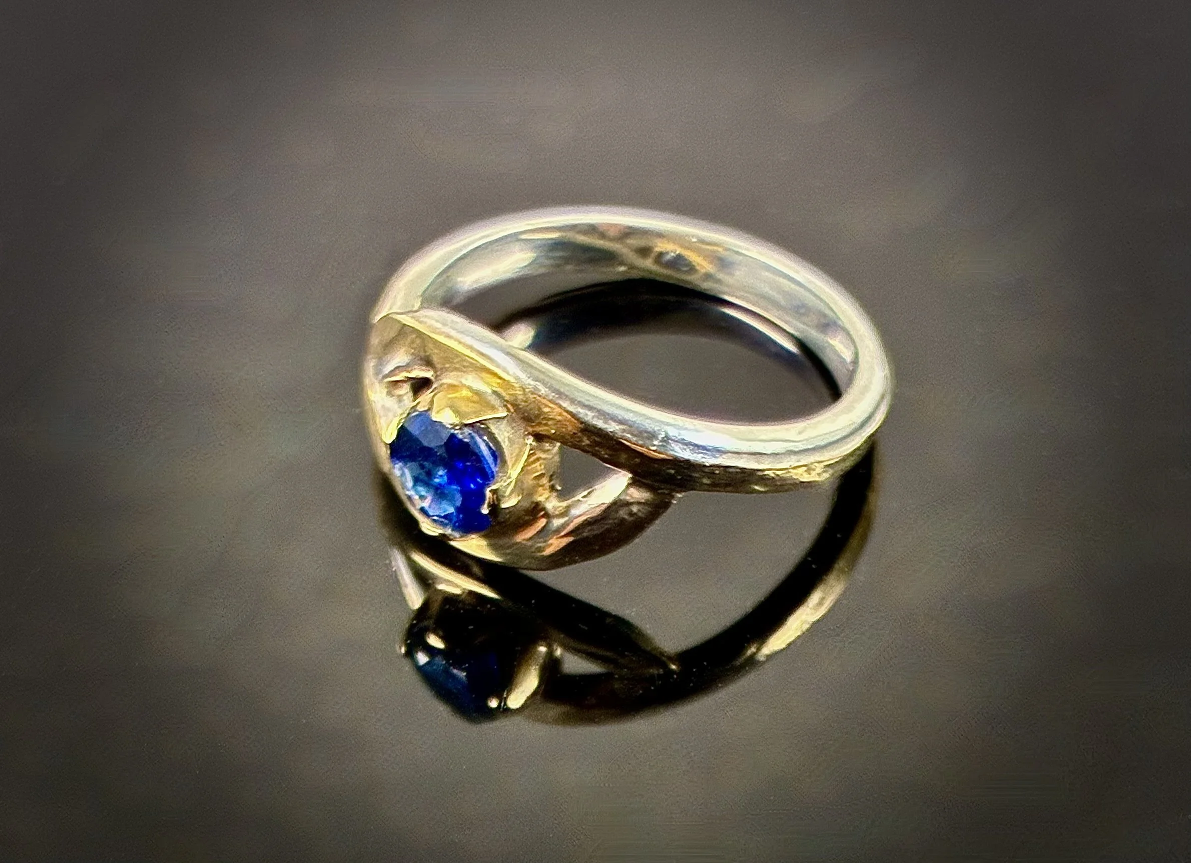 (76) Sterling Silver and 9ct Gold and Kyanite Ring
