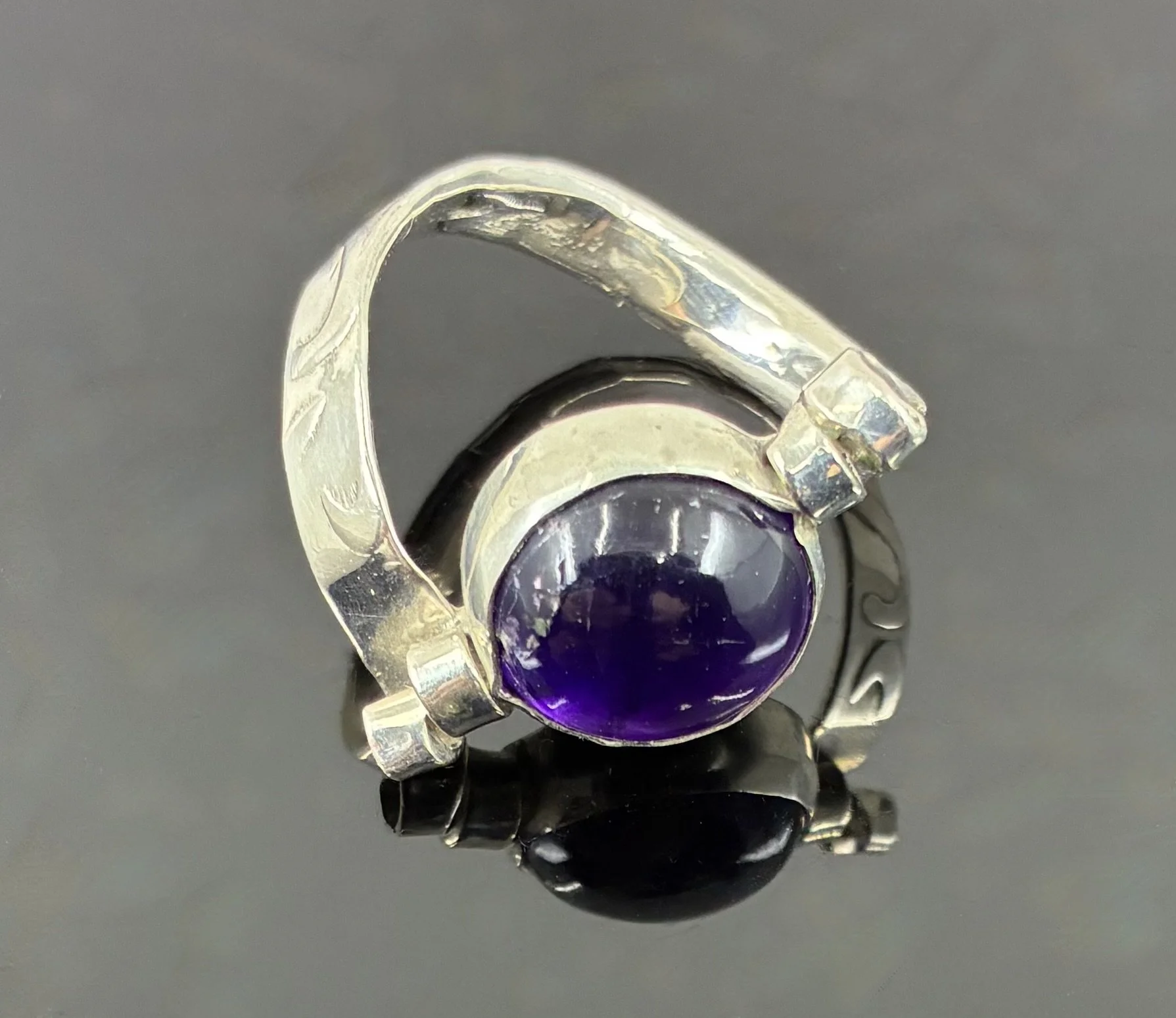 (5) Sterling silver and Amethyst Ring