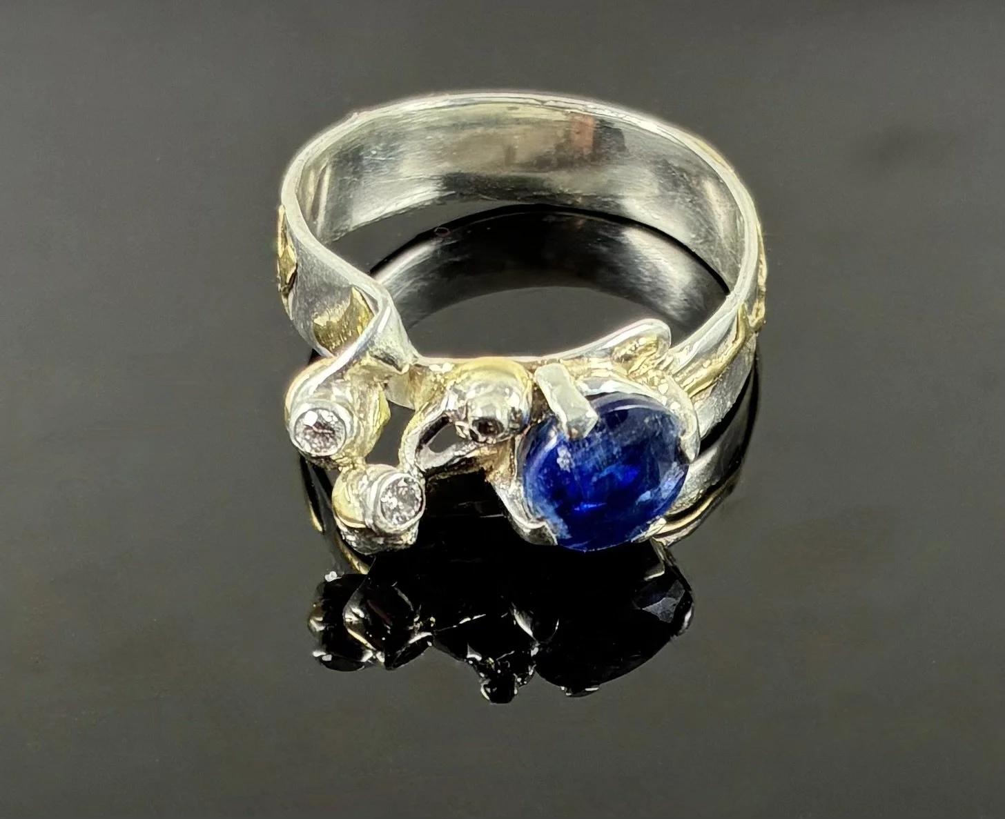 (71) Sterling Silver and 18ct Gold and Kyanite and Diamonds Ring