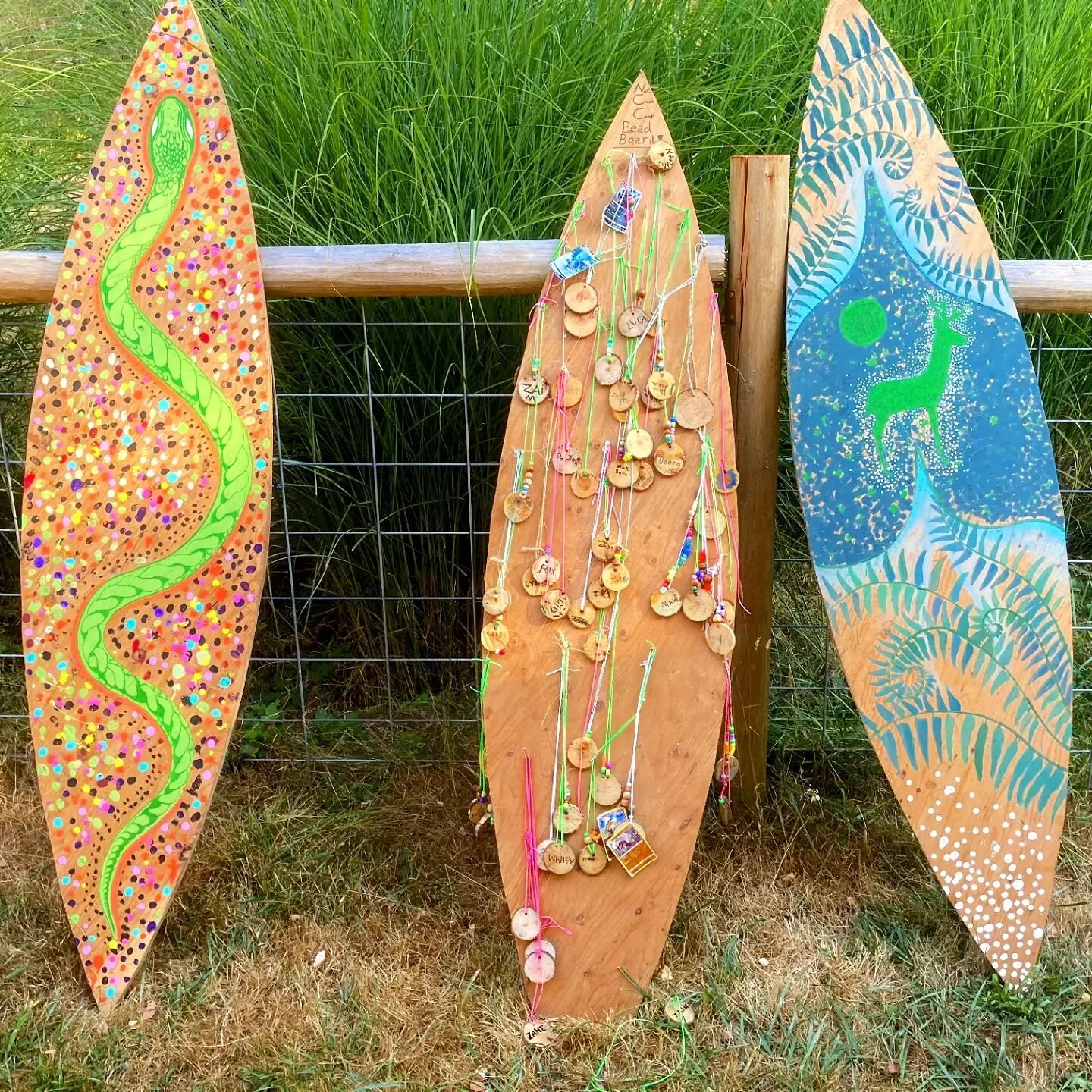 &quot;Art is born of the observation and investigation of nature&quot; 🌿

Some beautiful collaborative art pieces by our lovely counselor @kaitlynkenzie and campers 🎨

#summercamp2023 #corbett #oregon #summer #art #nature #surfboardart