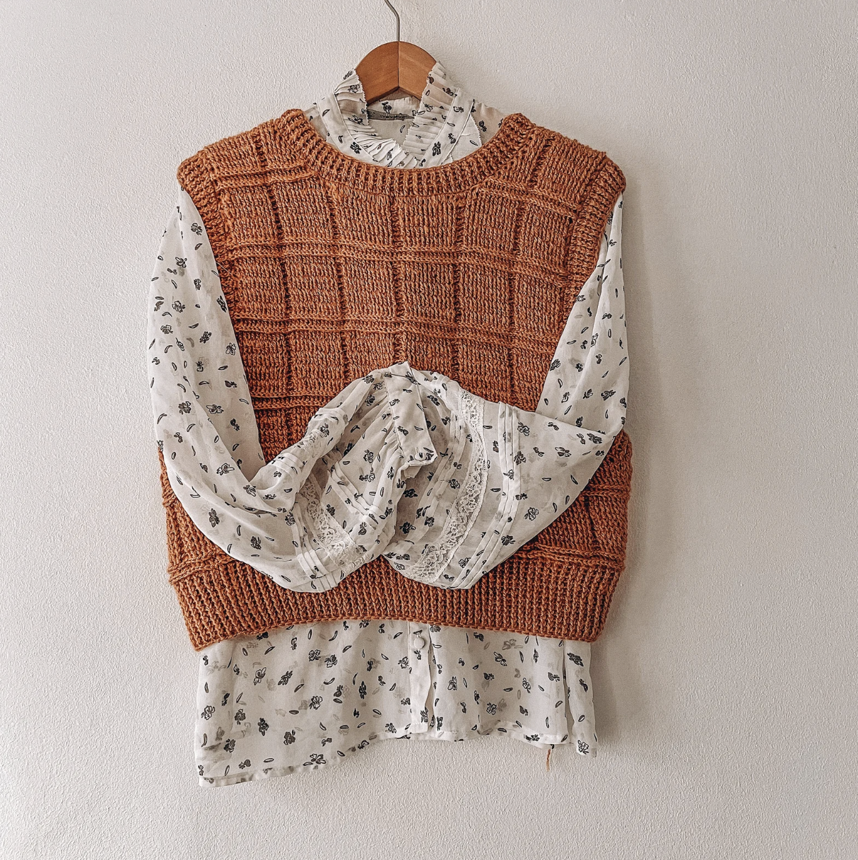 Chocolate plate vest by Onome of Muto Crochet