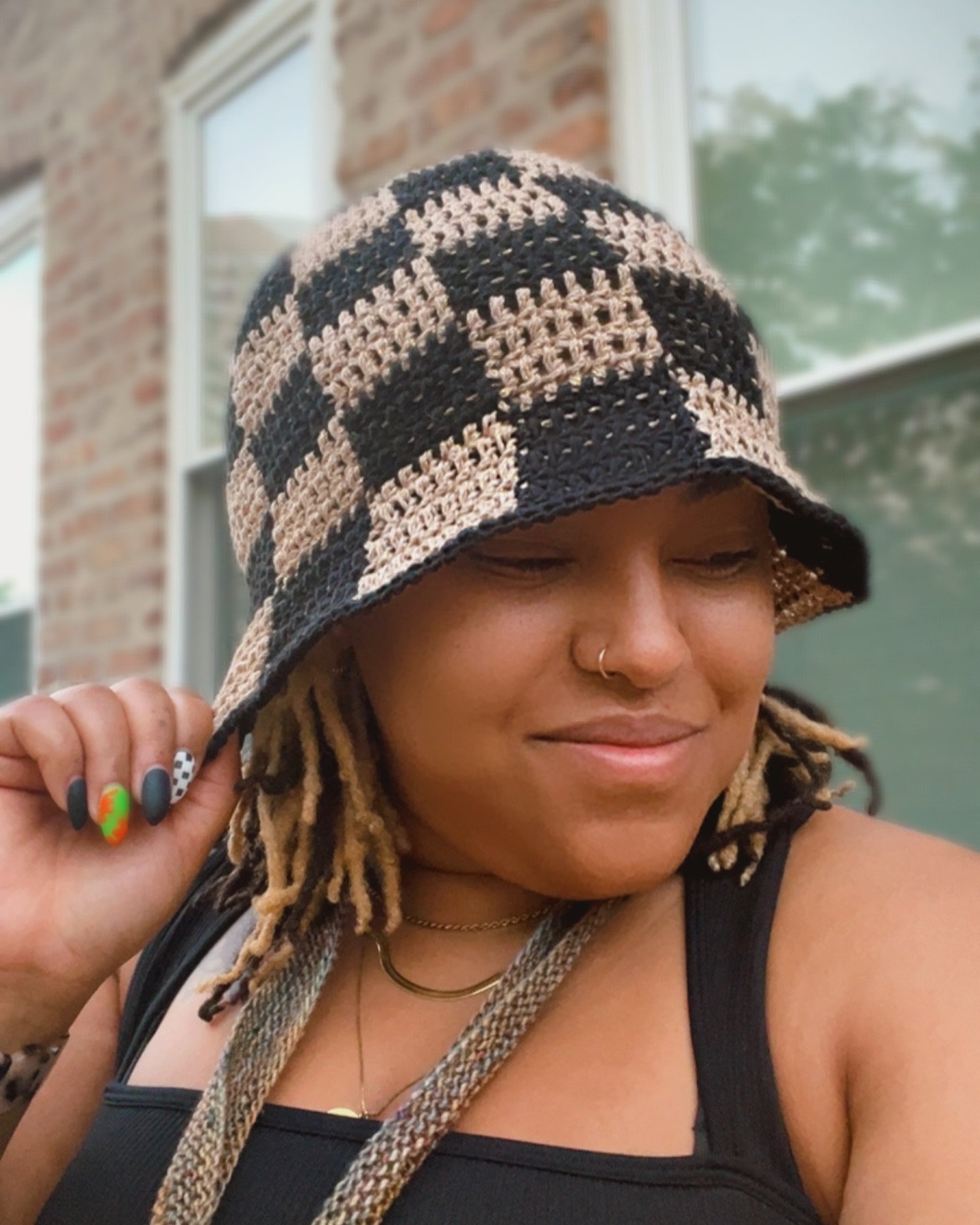 Still obsessed with the #checkinbuckethat by @visuvios_crafts! 🤩

Have you made a bucket hat before?