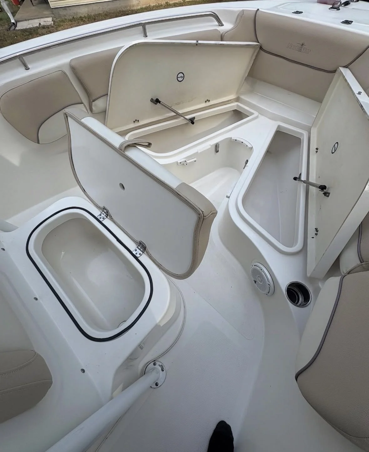 mobile-boat-detailing-beaufort-bluffton-hilton-head-island-1.jpg