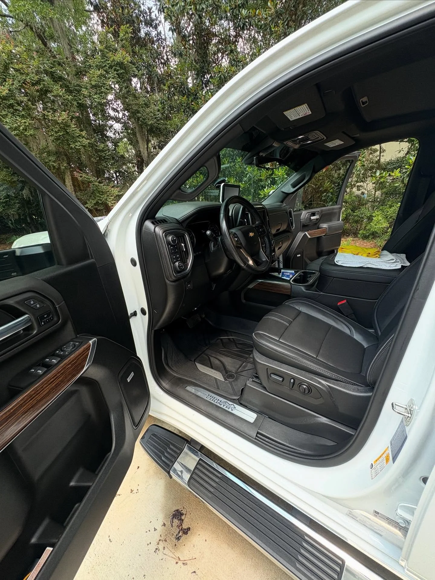 interior detailing in yamassee