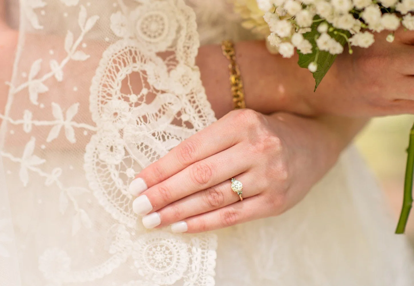 Maggie was the 14th woman in their family to wear this veil. It was a truly special item to be witness of 

Maggie &amp; Brendan 💕
Photo @waterhousestudios
Coordination @nancyessevents
Venue @leatherwoodmountains
Bartending @leatherwoodmountains
Cat