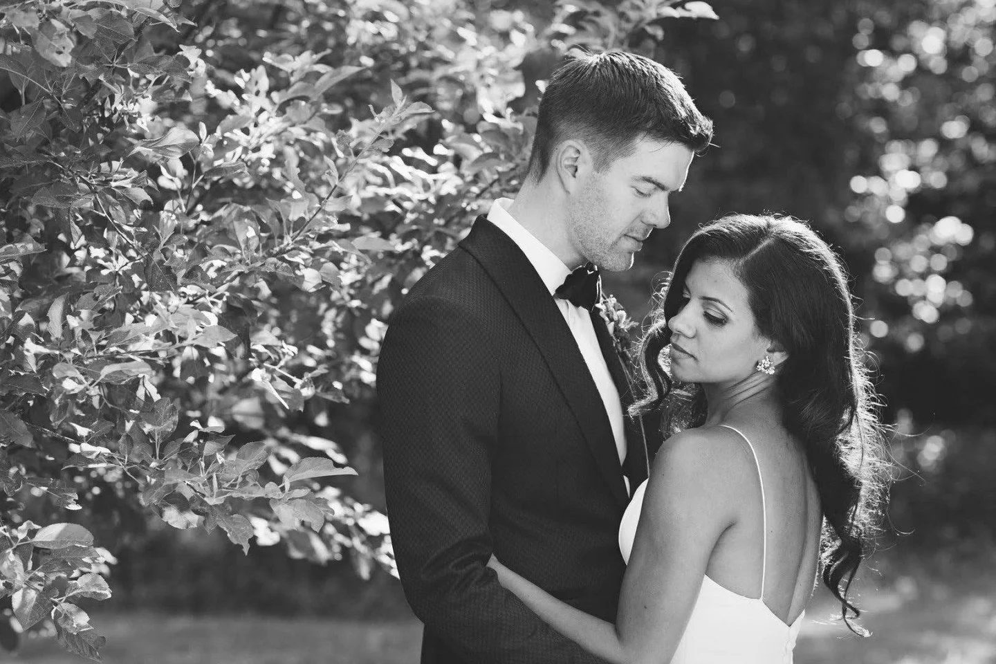 You decide how important portraits are to you - I can help you find the right photographer - like the amazing @colettekuligphotography

Katie &amp; Brian 💕
Planning: @nancyessevents
Photo: @colettekuligphotography
Florals: @flowerpowervt
Catering: @