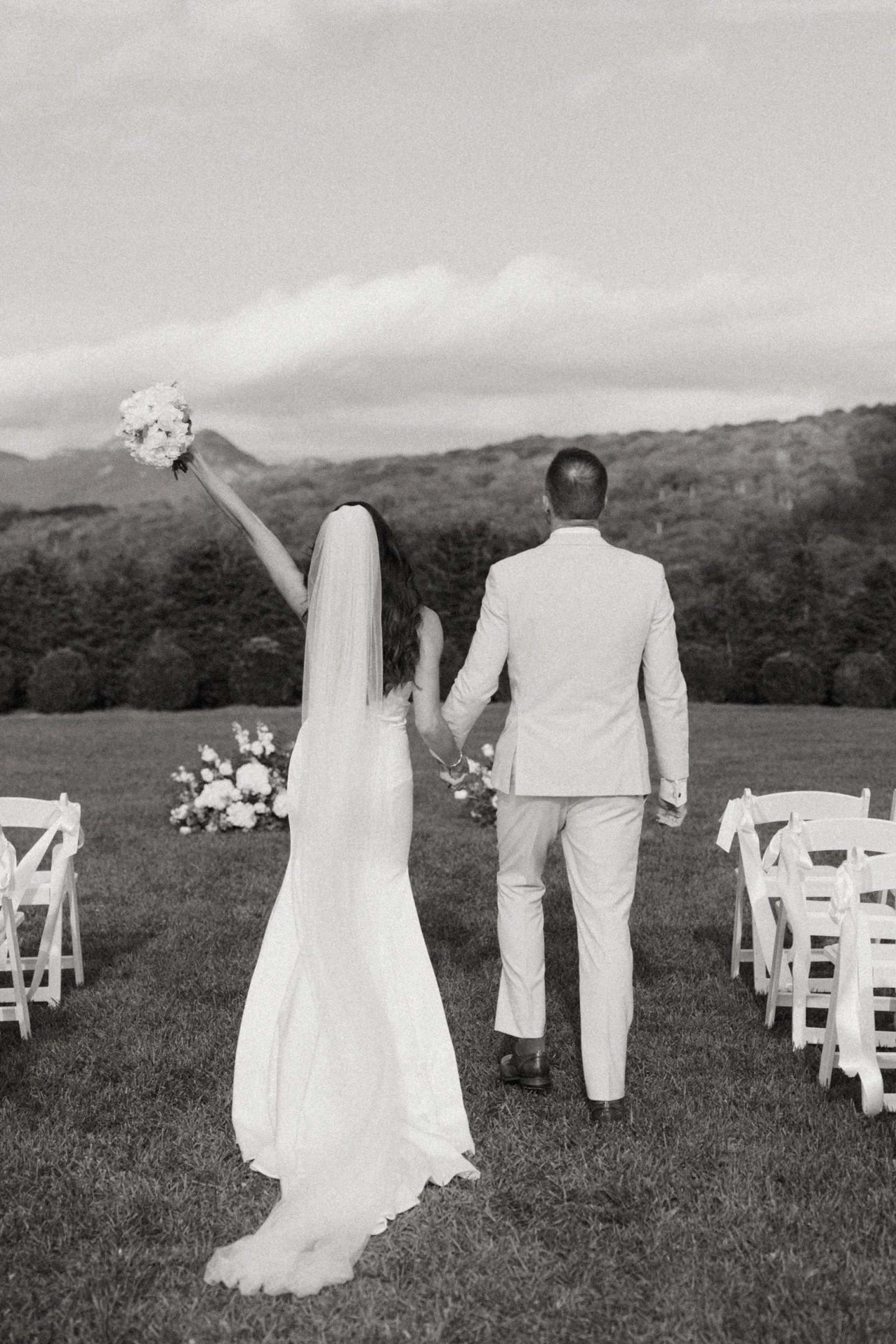 Cheers to a busy season! I cannot wait to really go through all of the images from @sambondphotography from Anabel and Marcus's wedding the beginning of this month! 

Venue @appalachianview
Photo &amp; Video @sambondphotography
Coordination @nancyess