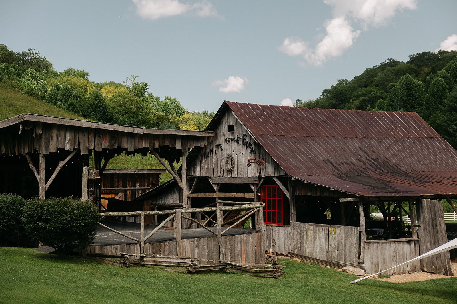 North-Carolina-Boone-Intimate-Mountain-Wedding-45.jpg