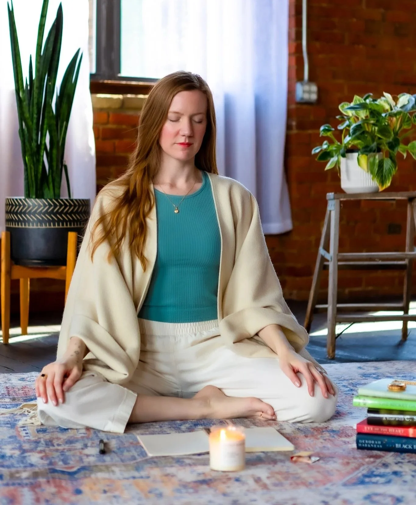 Picture of Virginia mediating in a peaceful glowing light