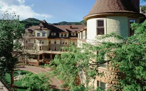 The Cliff House at Pikes Peak | Manitou Springs, Colorado