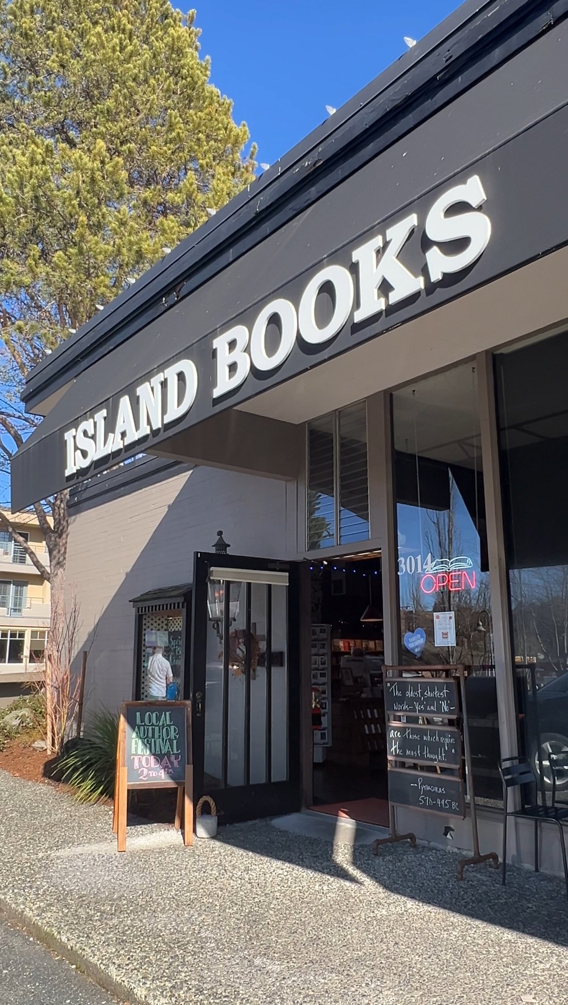 Island Books - Mercer Island, Wa