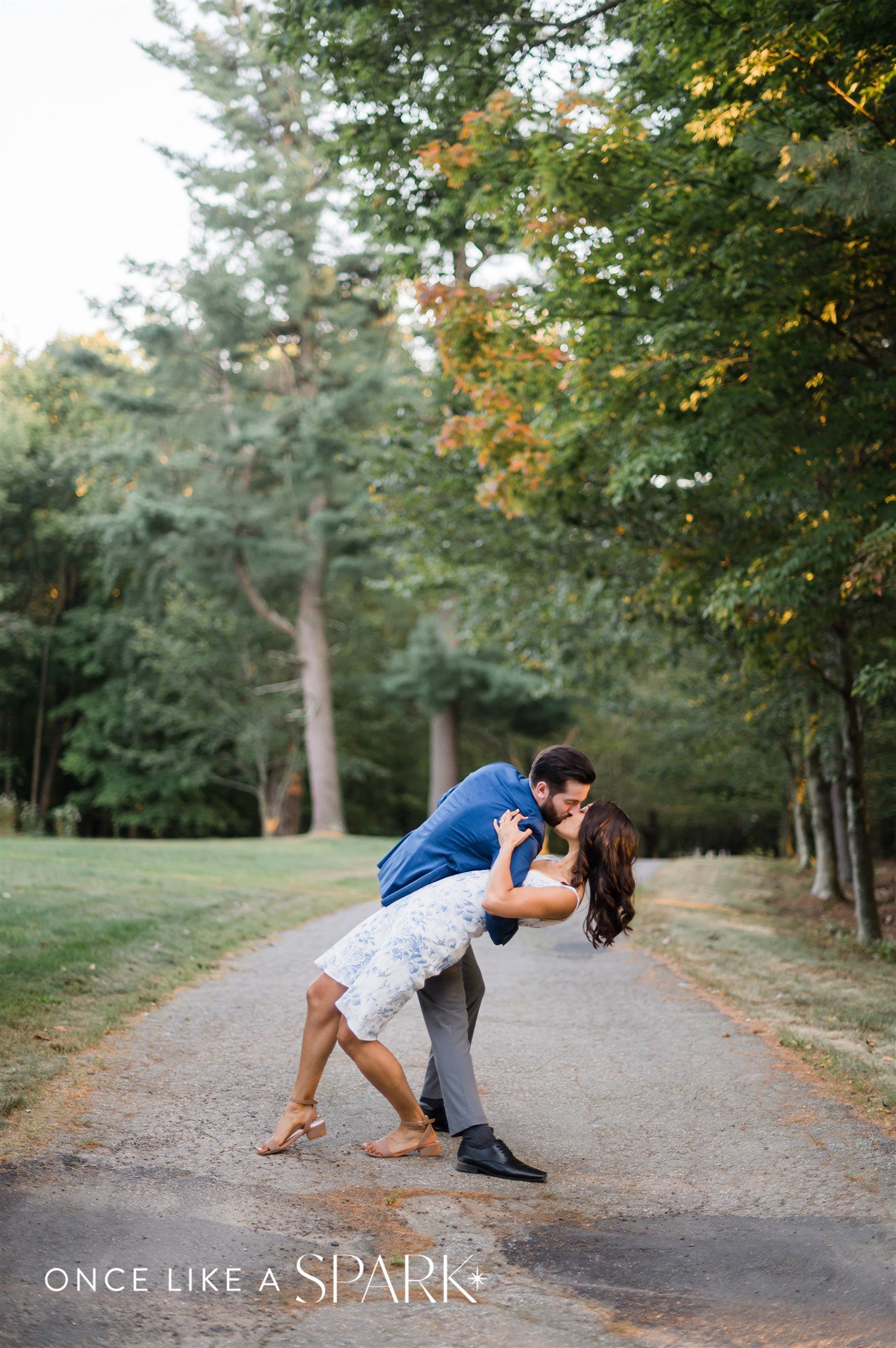 @stonehouseonthehill where love finds it's perfect setting...where every sunset whispers sweet nothings and every corner holds a story.
Tag your favorite engaged couple 💍 

@oncelikeaspark