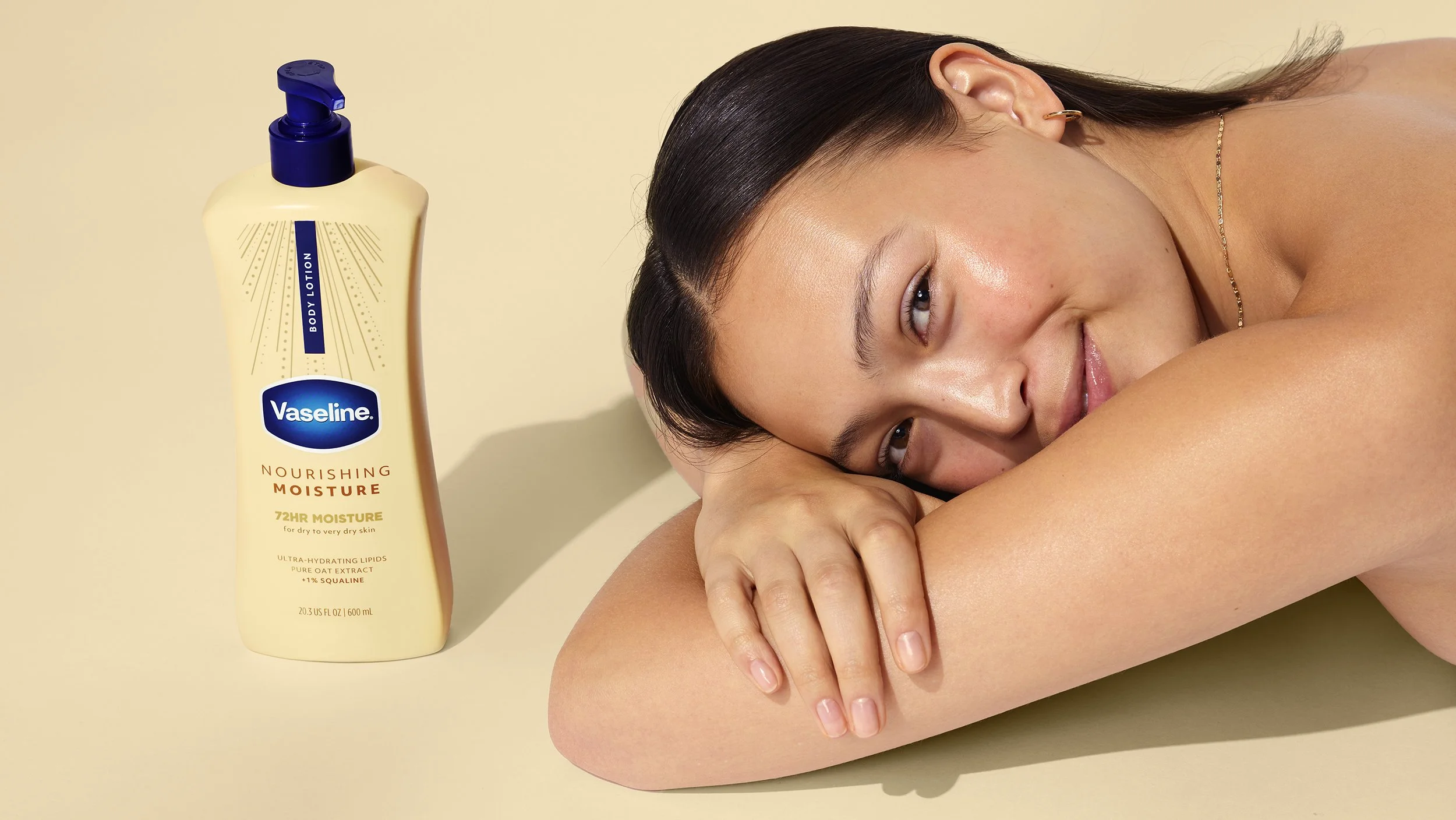 Shot09_Pack_Skin_Caucasian_NourishingMoistureLotionYellow_20oz_Jacqueline_284 copy.jpg