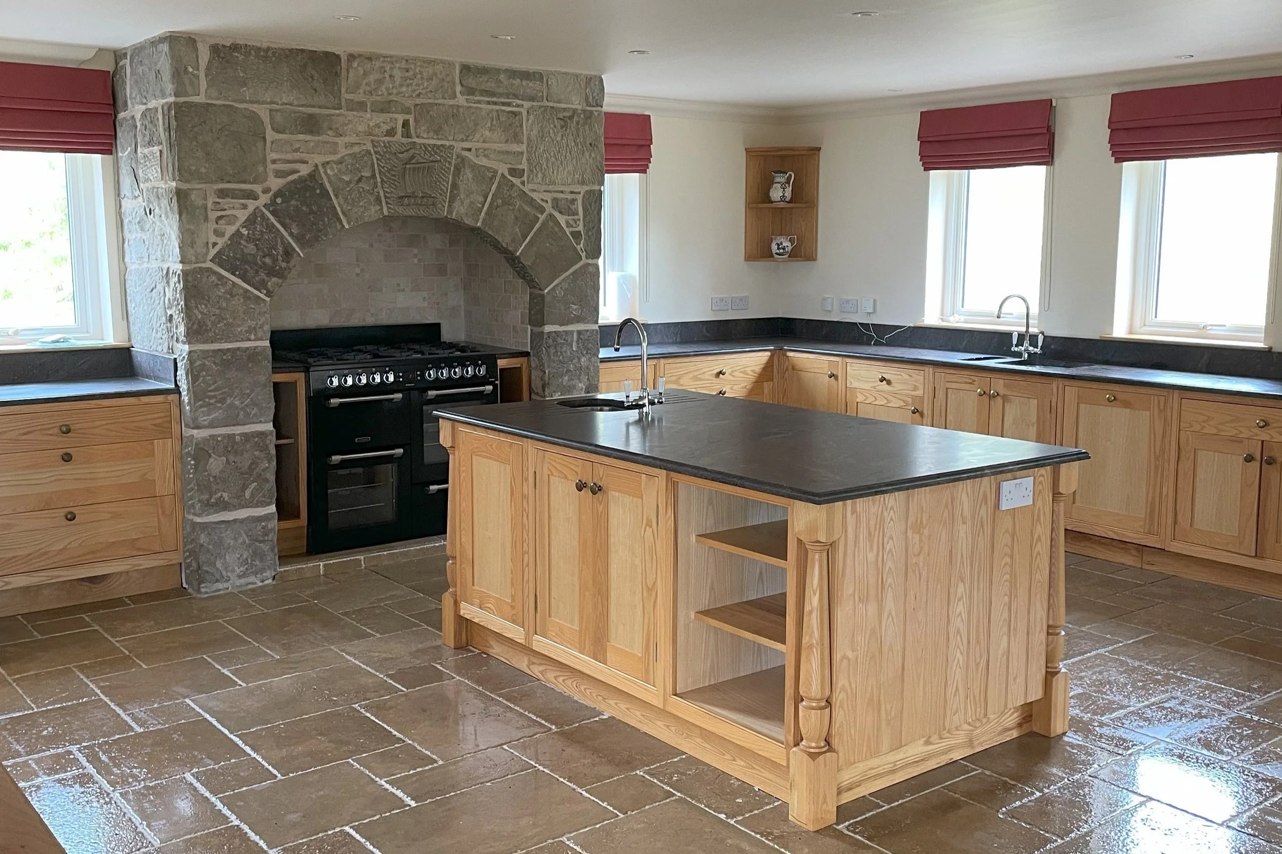 Freshly cleaned empty house prepared for end of tenancy inspection