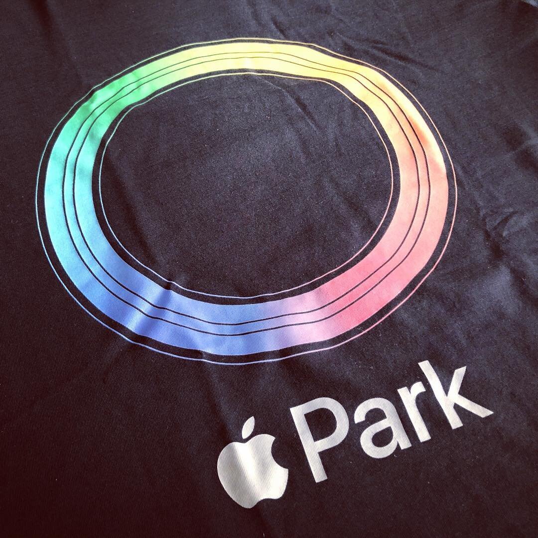 Thank you so much @erikenkaat for the official Apple Park t-shirt! Best late-birthday gift ever! 🤩 #mothership #cupertino #officialappleshirt #applepark #loveyouguys
