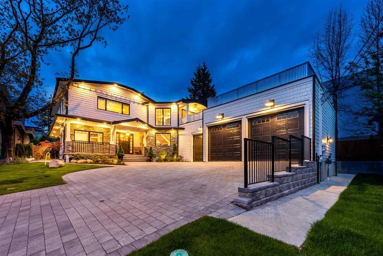 Custom Luxury Home Builder in White Rock