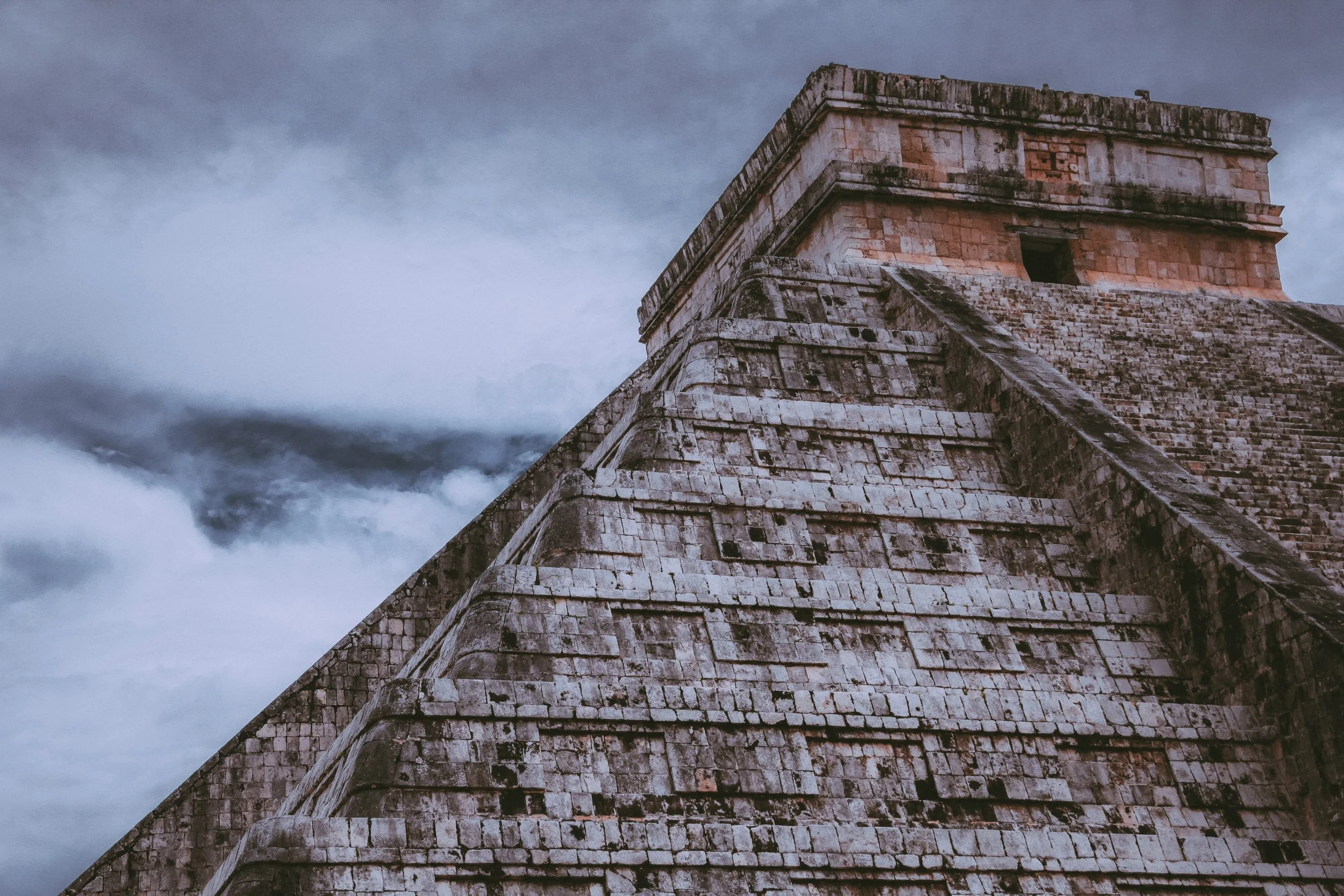 Ruinas Mayas: Un Viaje a la Historia de los Misterios mayas