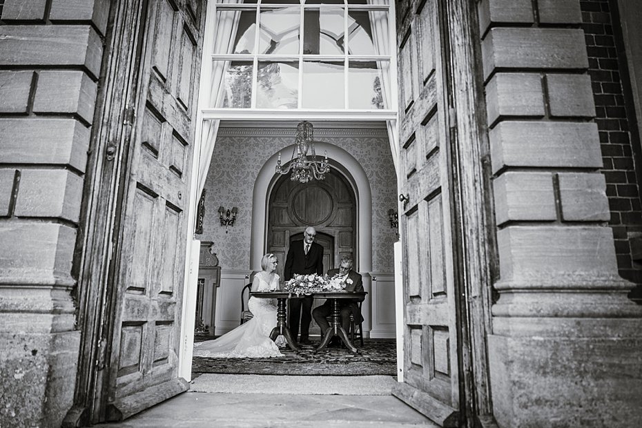 kingston bagpuize house Wedding - Penny & Graham - Lee Dann Photography-0283.jpg