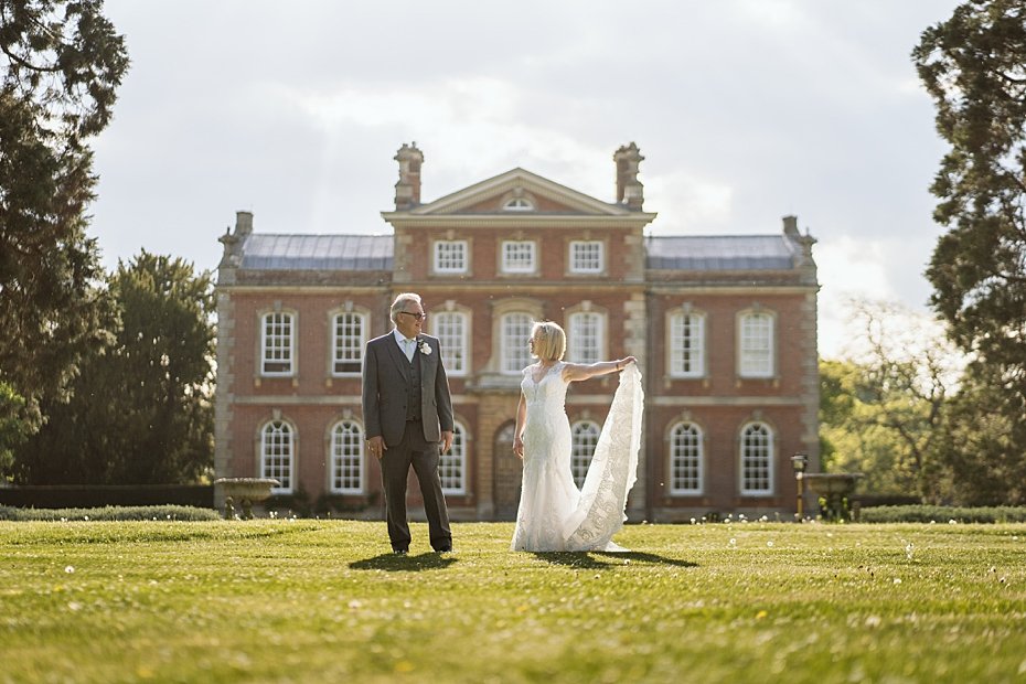 kingston bagpuize house Wedding - Penny & Graham - Lee Dann Photography-0455.jpg